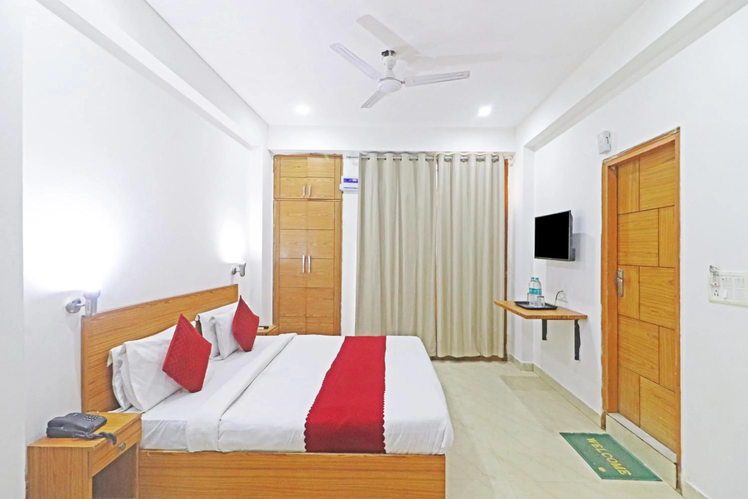 Bed in Mauryan Elite Hotel Chhatarpur Metro Station