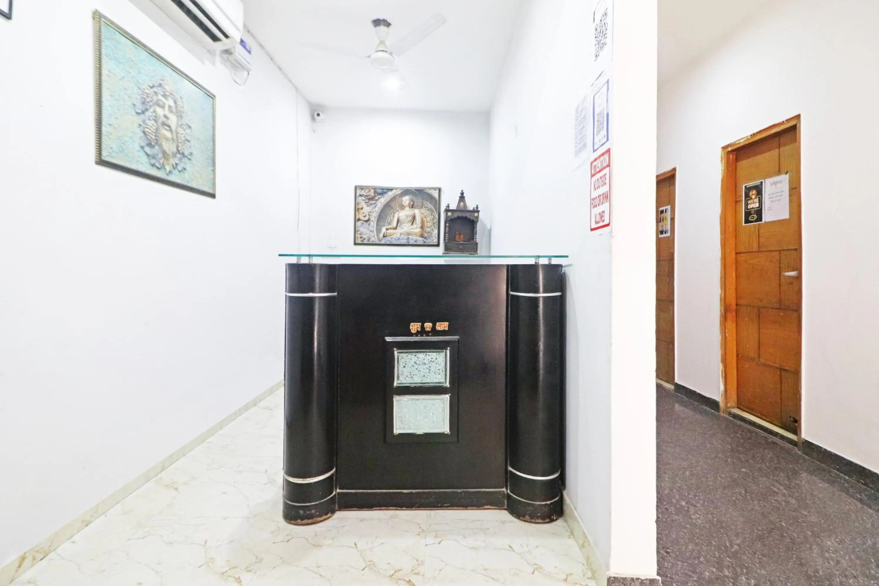 Lobby or reception in Mauryan Elite Hotel Chhatarpur Metro Station