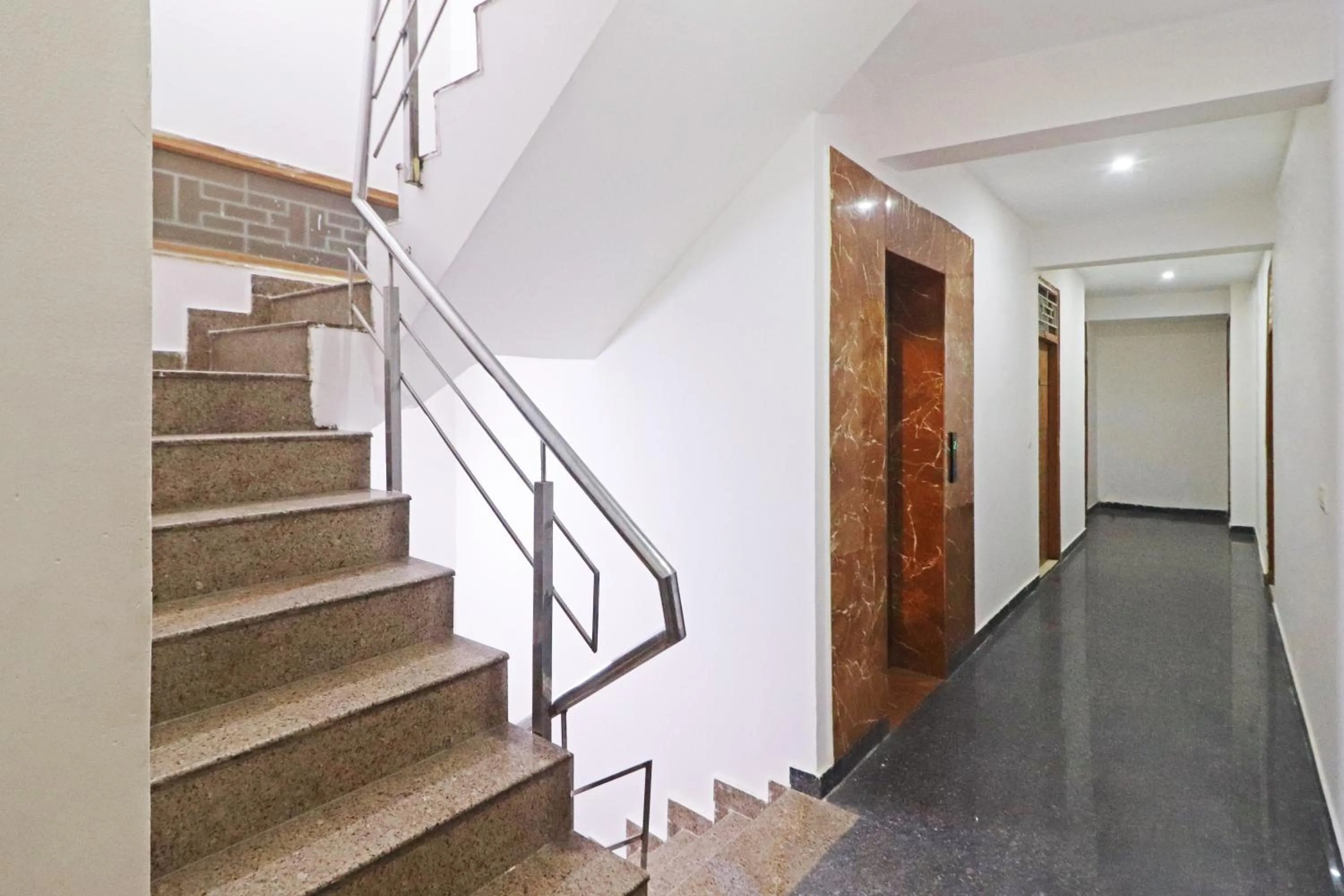 Lobby or reception in Mauryan Elite Hotel Chhatarpur Metro Station