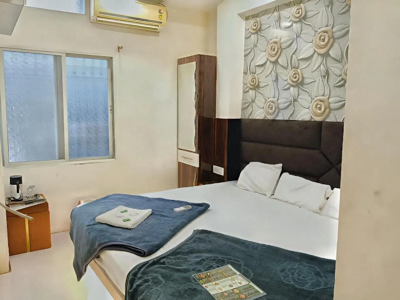 Bed in Hotel Aagman Palace - Near Mahakal Temple