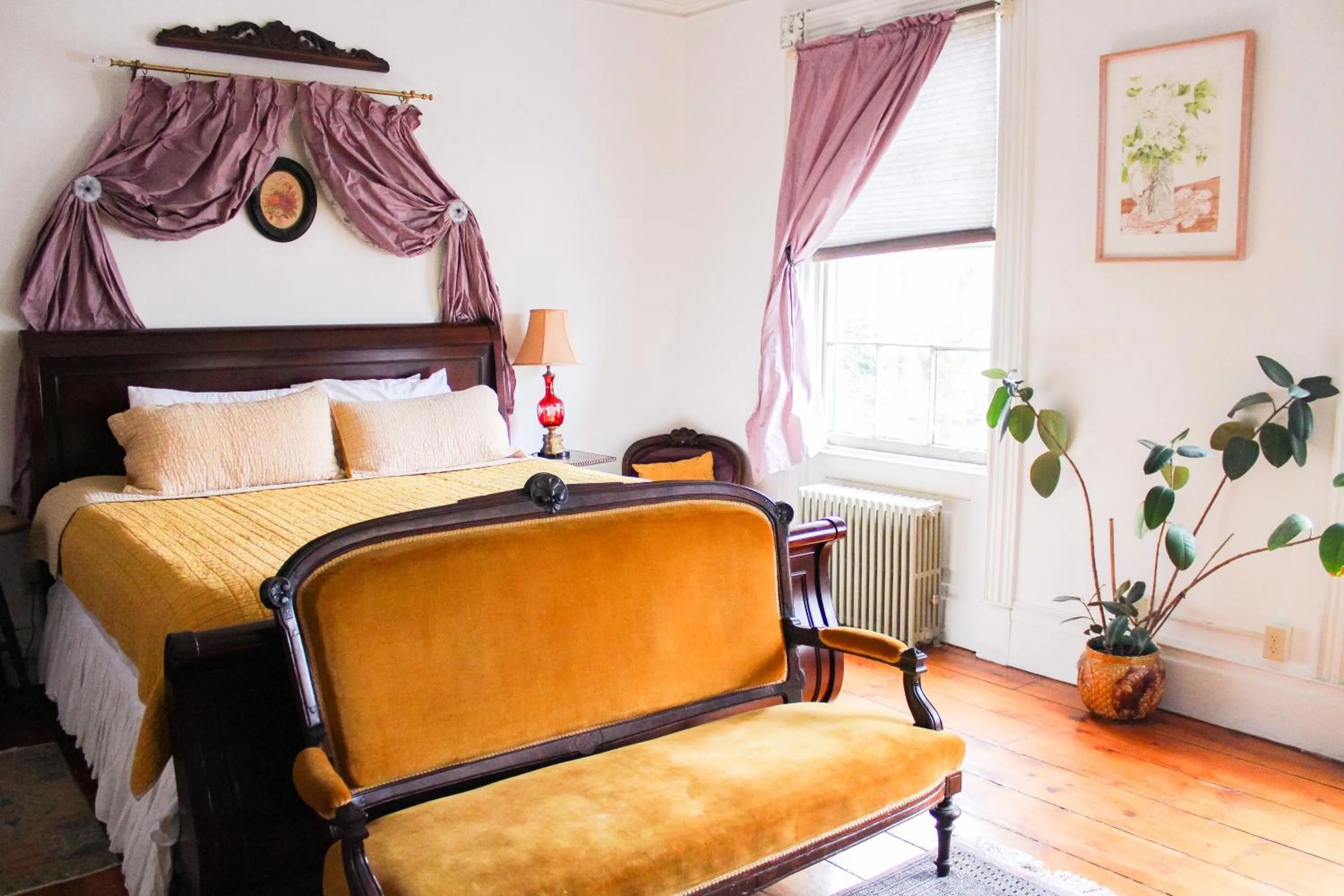 Bed in The Borland House Inn