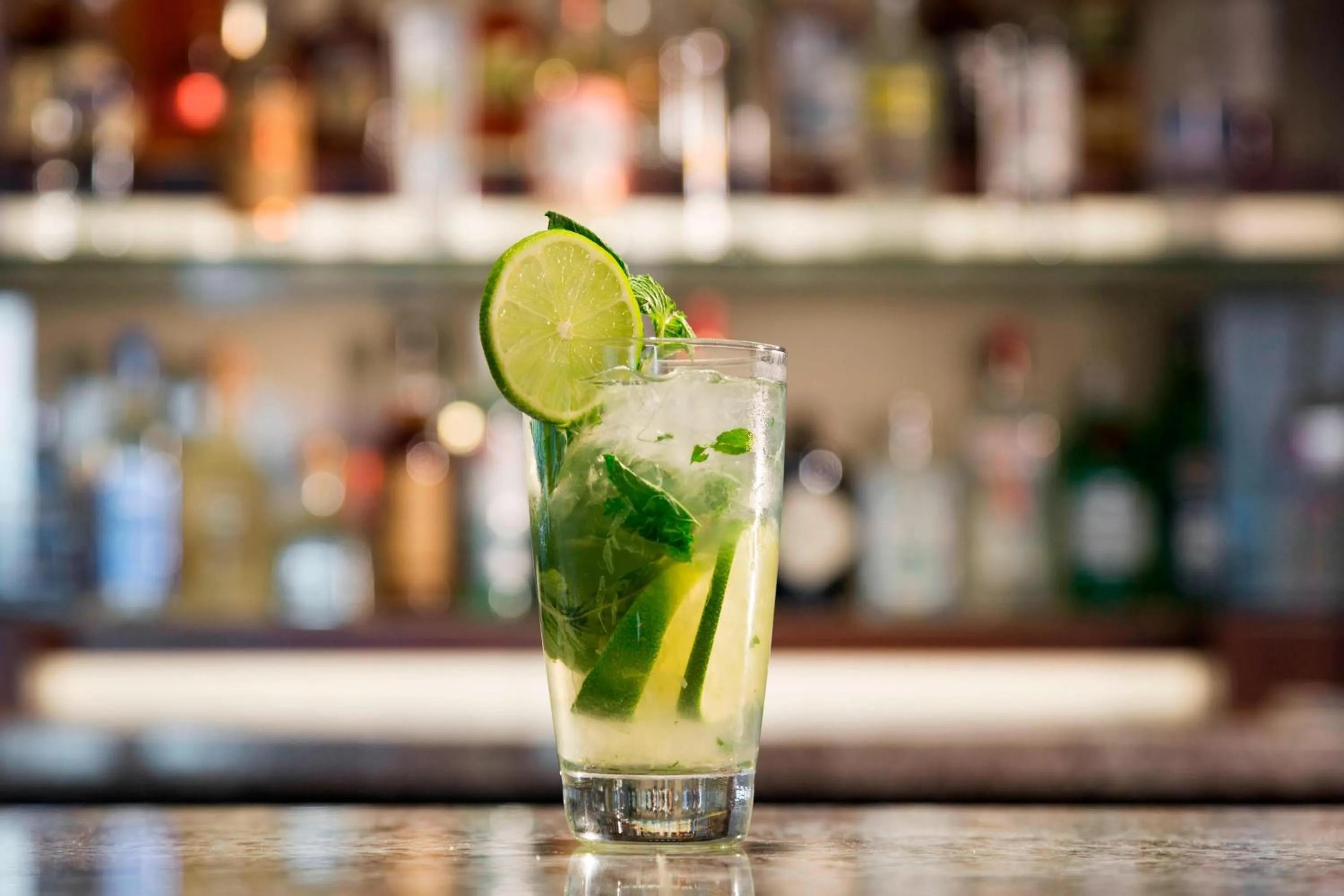 Lounge or bar in AC Hotel Chicago Downtown