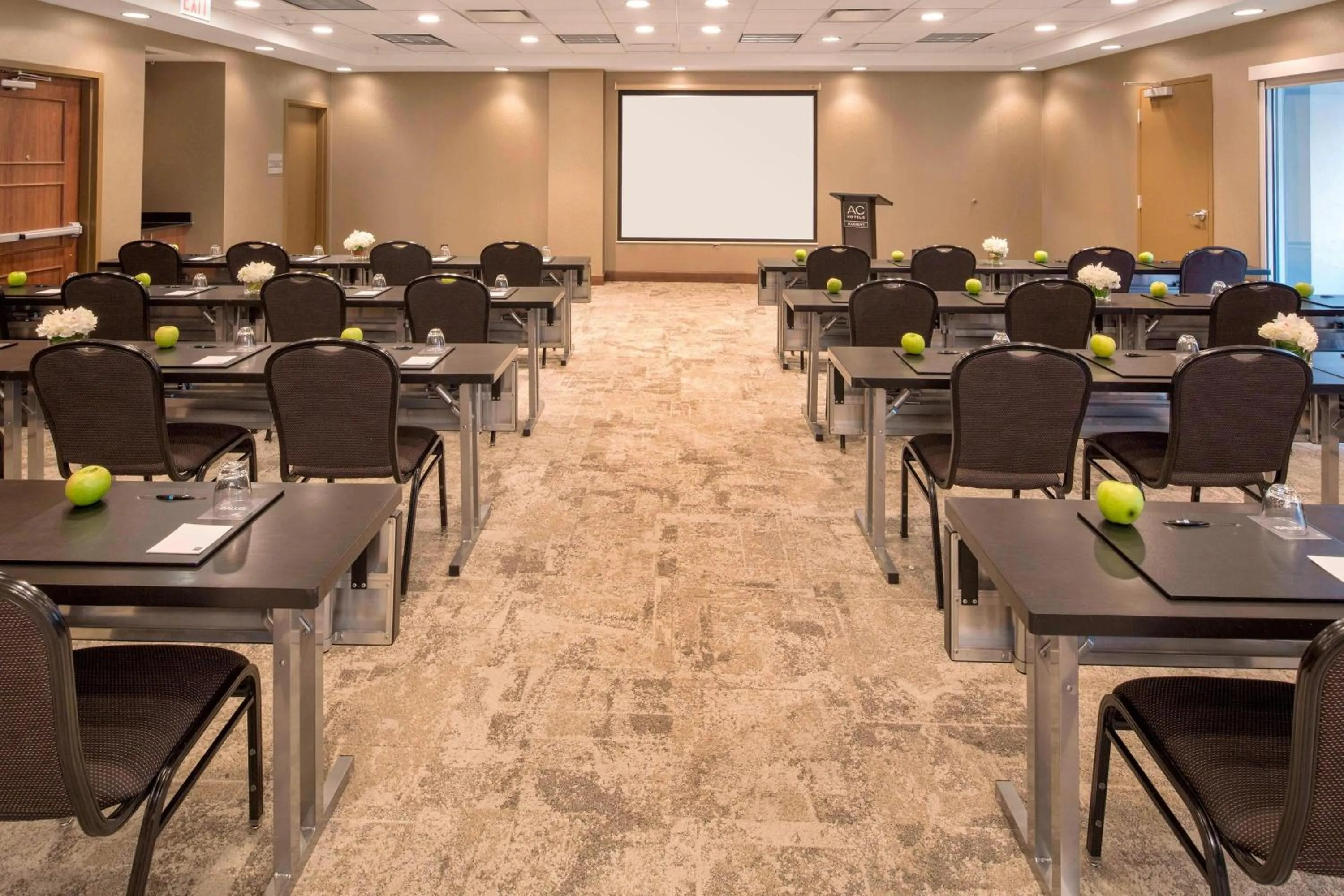 Meeting/conference room in AC Hotel Chicago Downtown