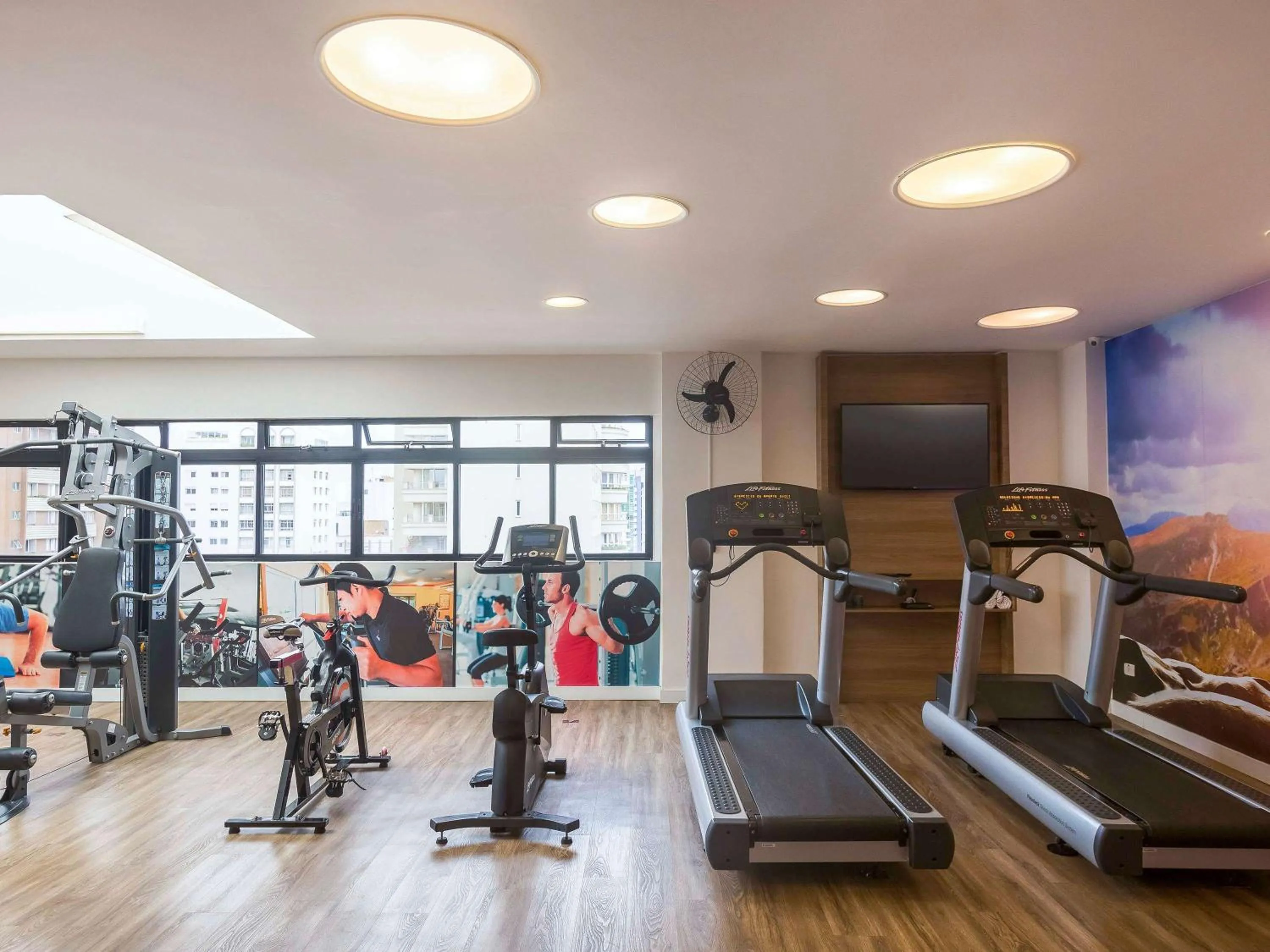 Fitness centre/facilities in Mercure Curitiba 7 de Setembro