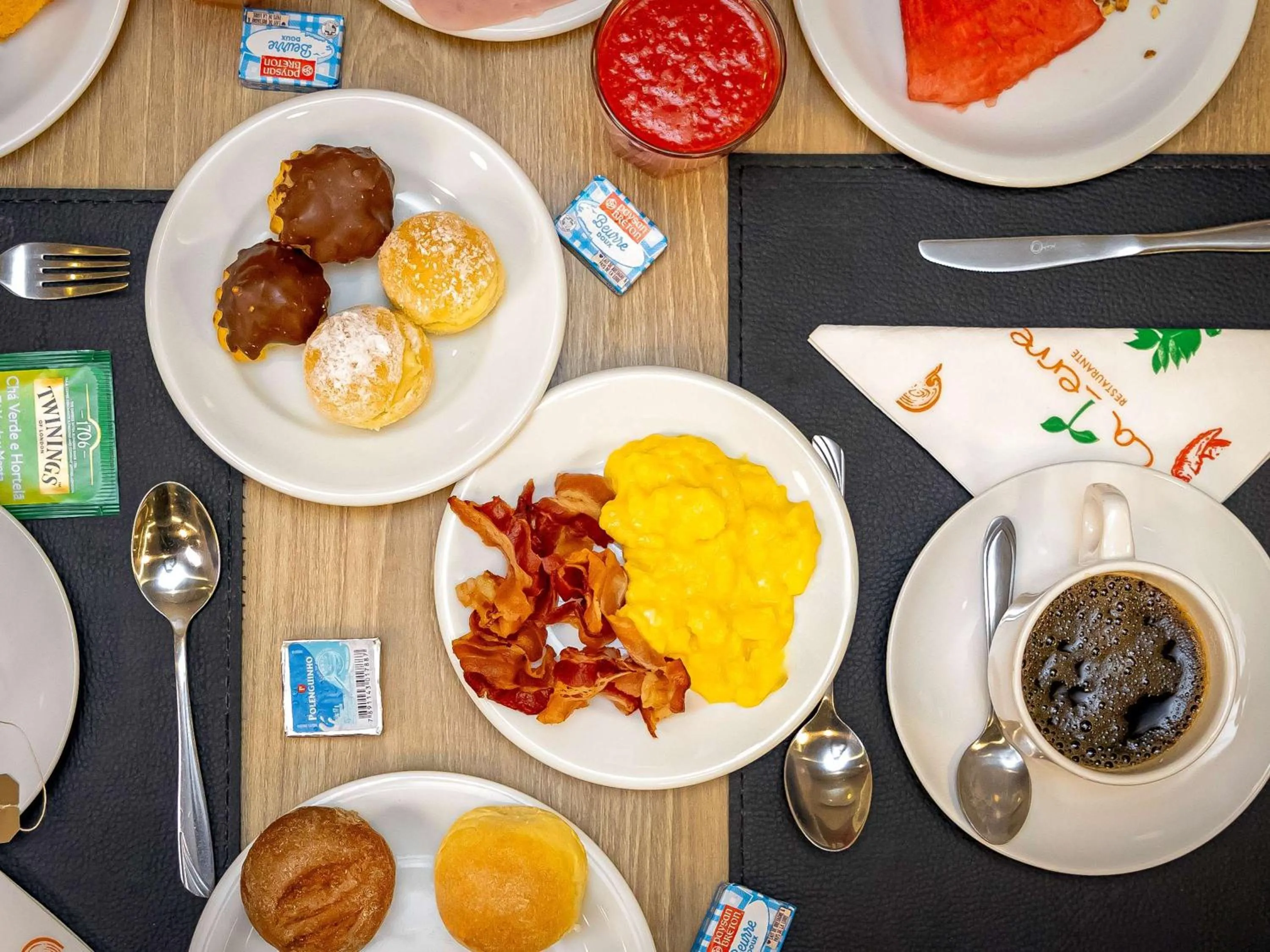 Restaurant/places to eat in Mercure Curitiba 7 de Setembro