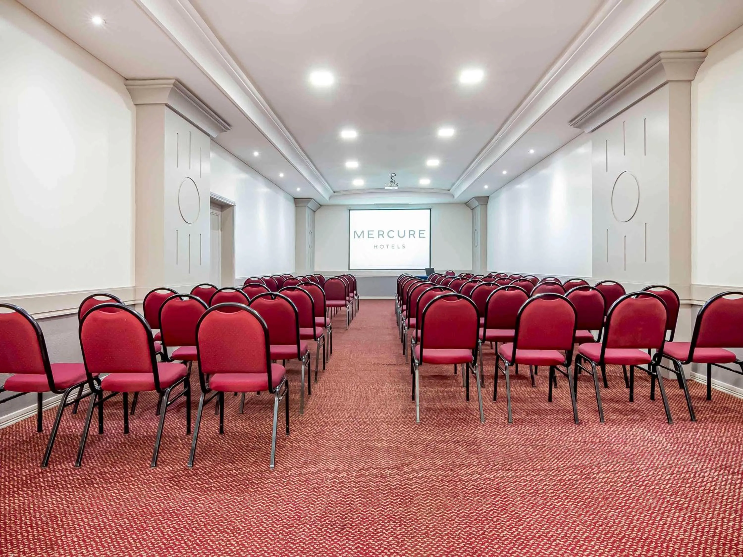 Meeting/conference room in Mercure Curitiba 7 de Setembro