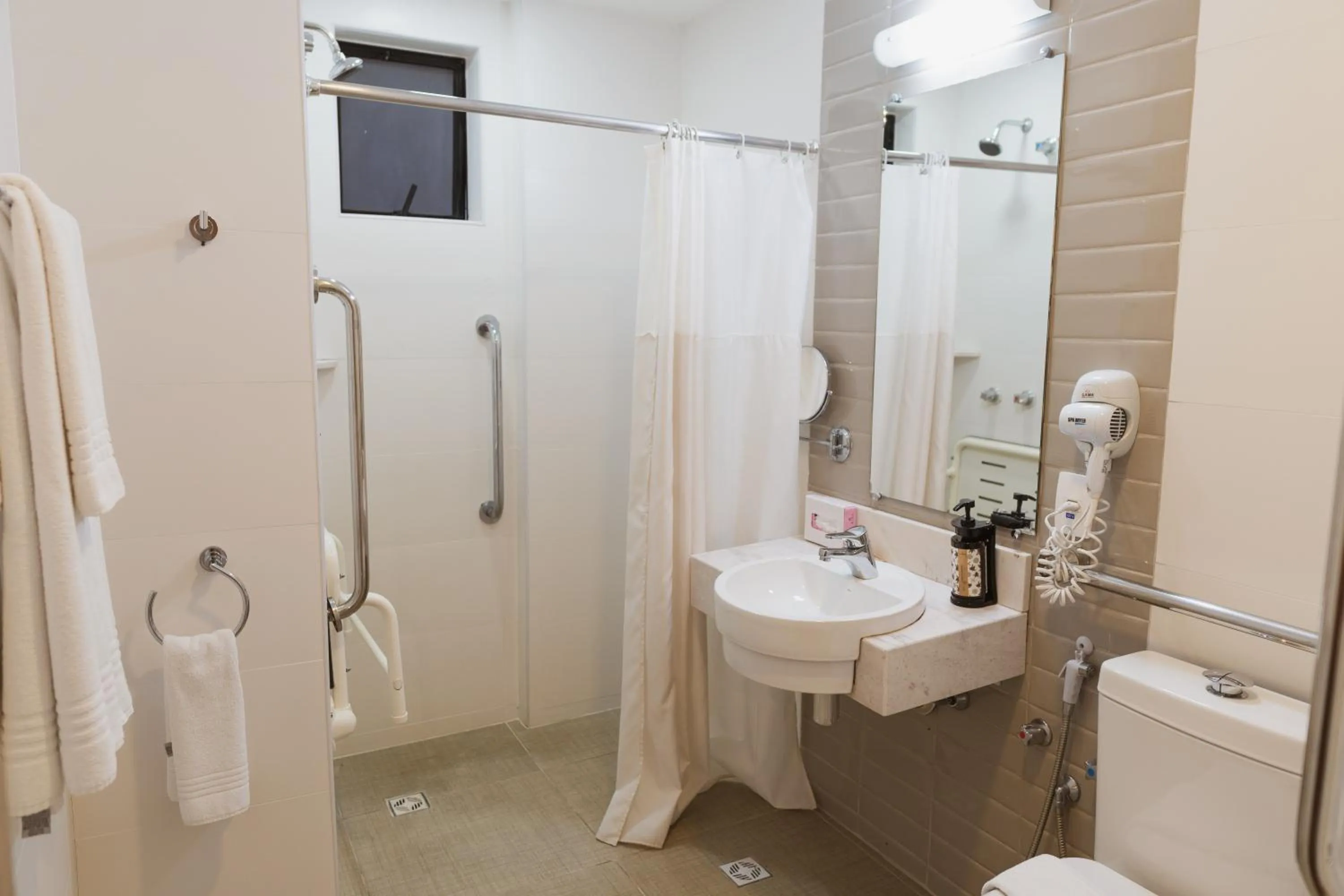 Bathroom in Intercity Curitiba 7 de Setembro