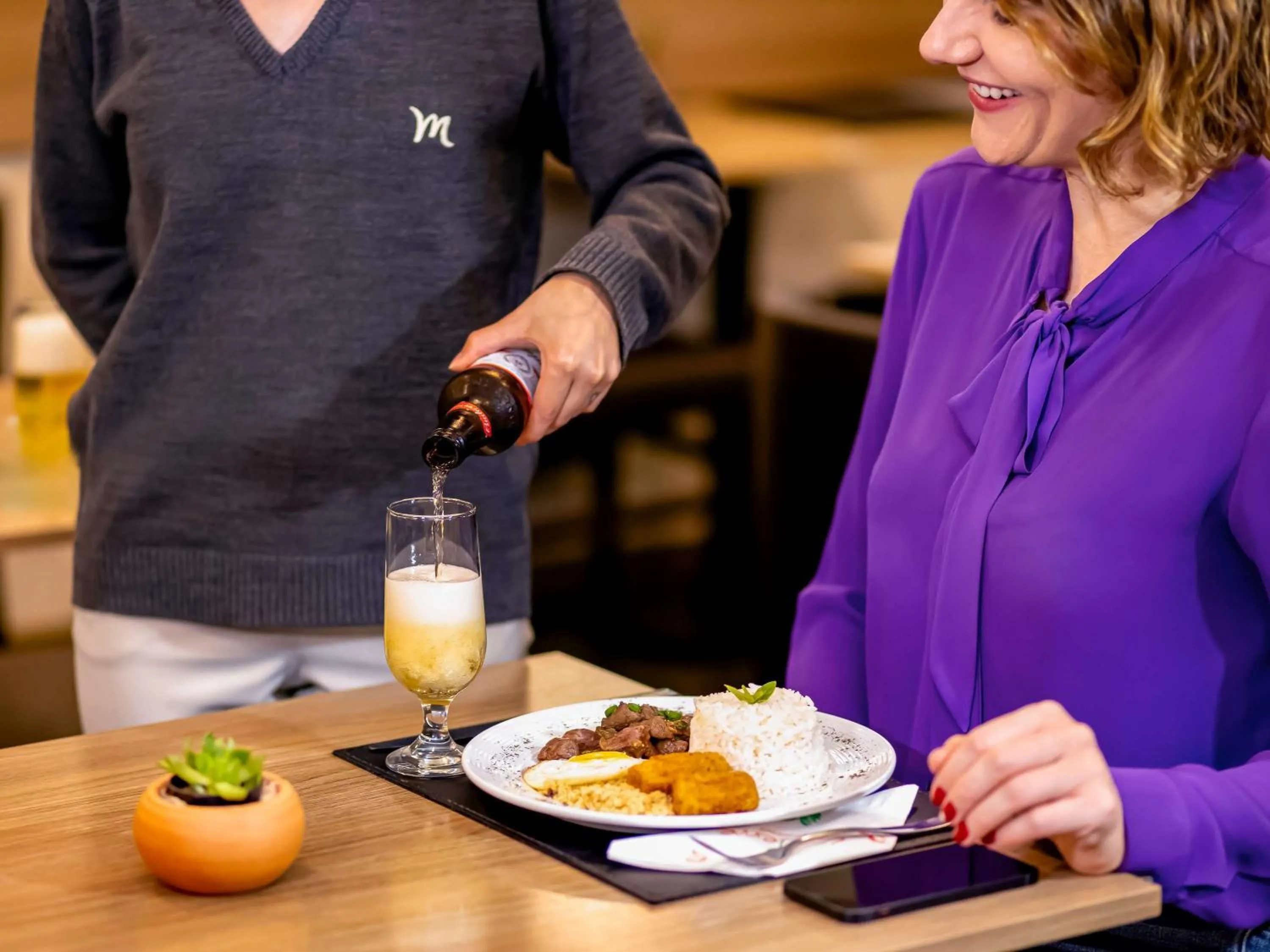 Restaurant/places to eat in Mercure Curitiba 7 de Setembro