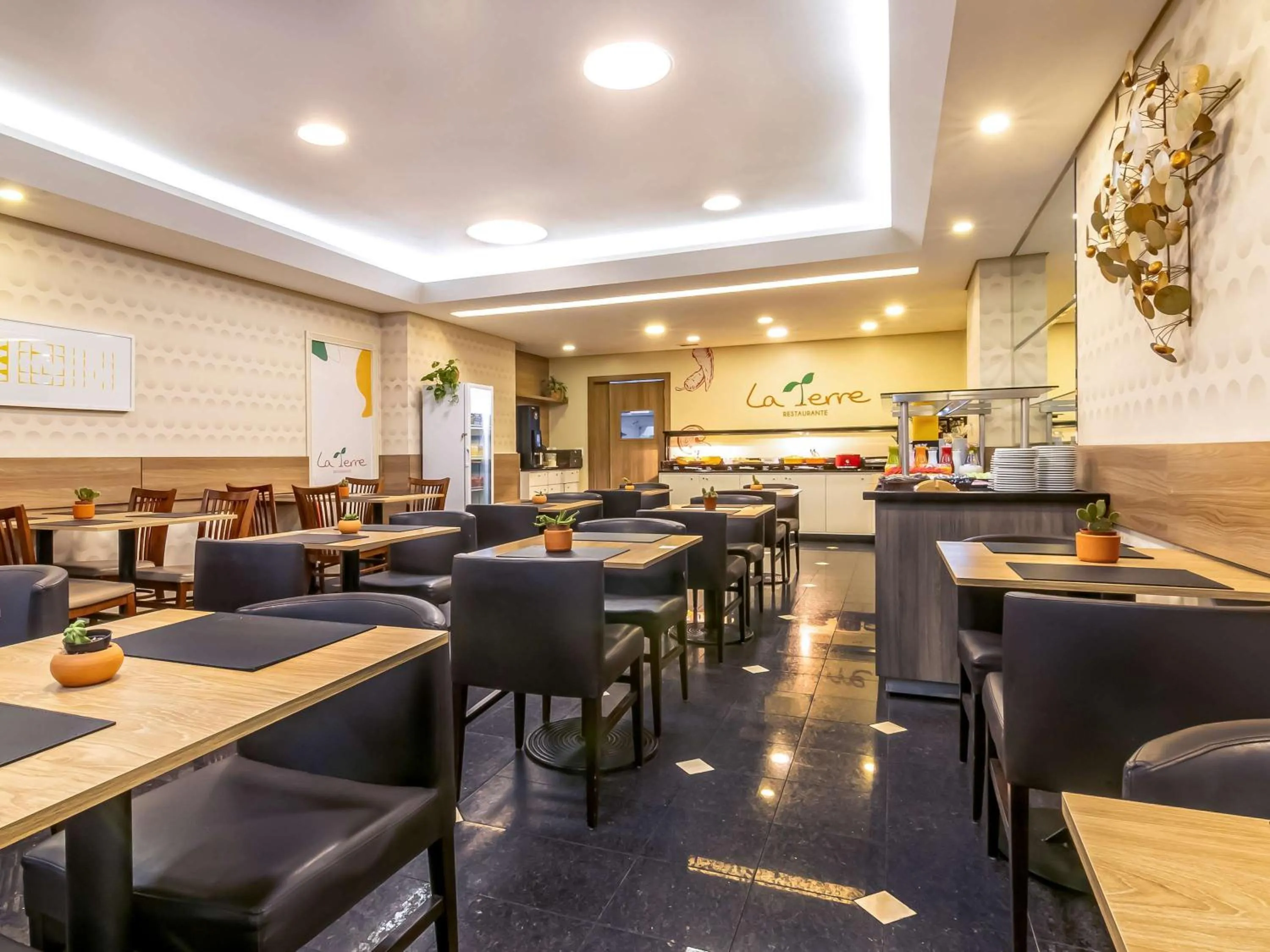 Restaurant/places to eat in Mercure Curitiba 7 de Setembro
