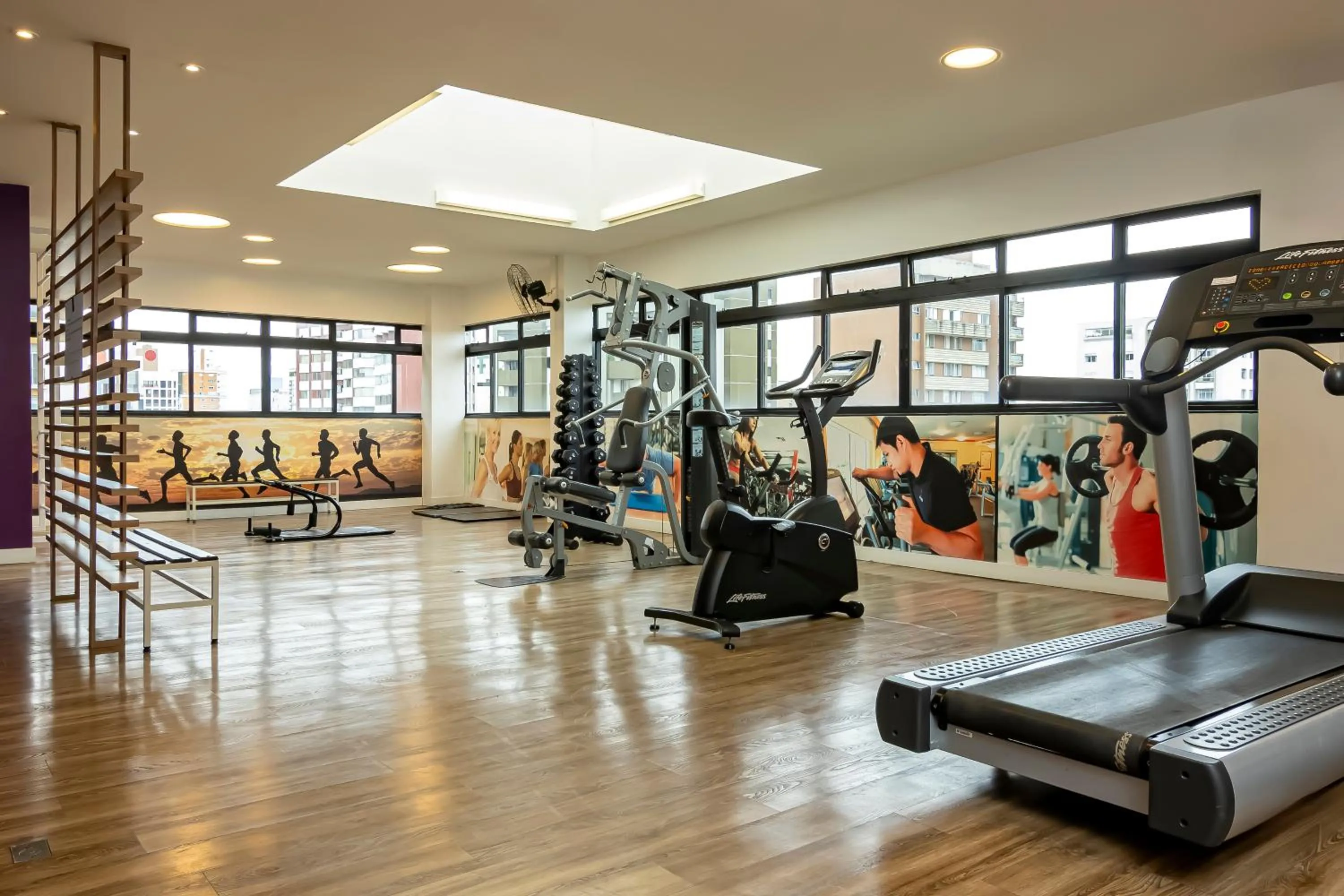 Fitness centre/facilities in Mercure Curitiba 7 de Setembro