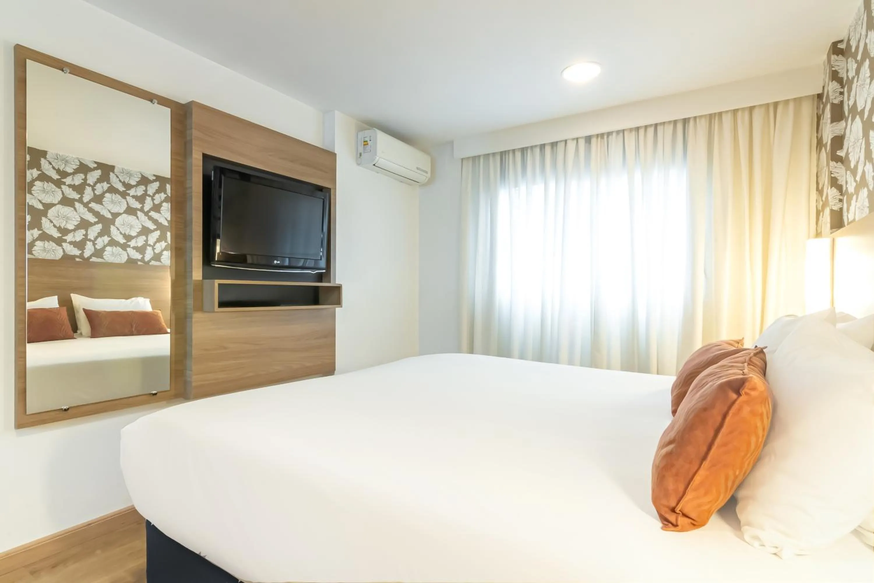 Bed in Mercure Curitiba 7 de Setembro