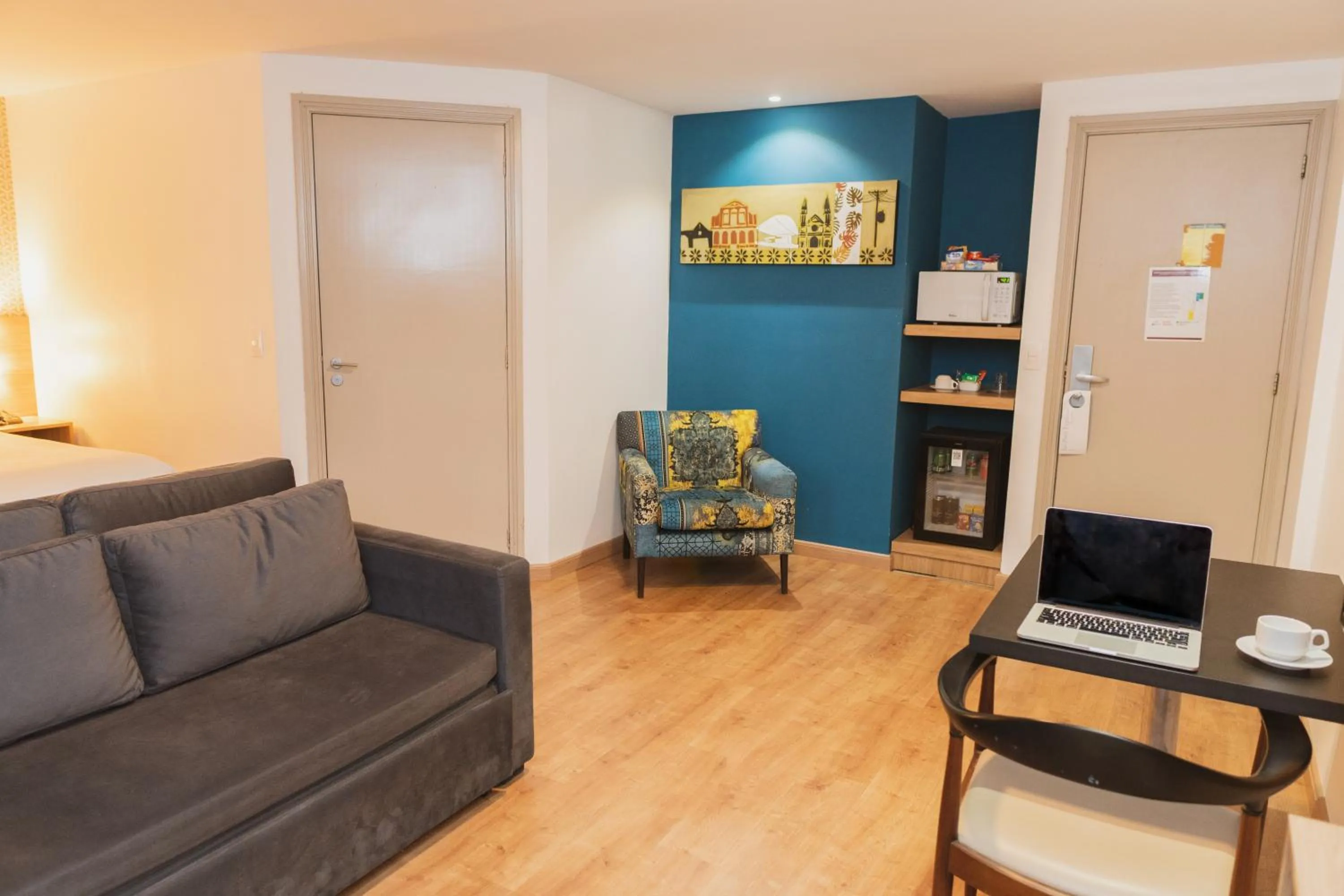 Seating area in Intercity Curitiba 7 de Setembro