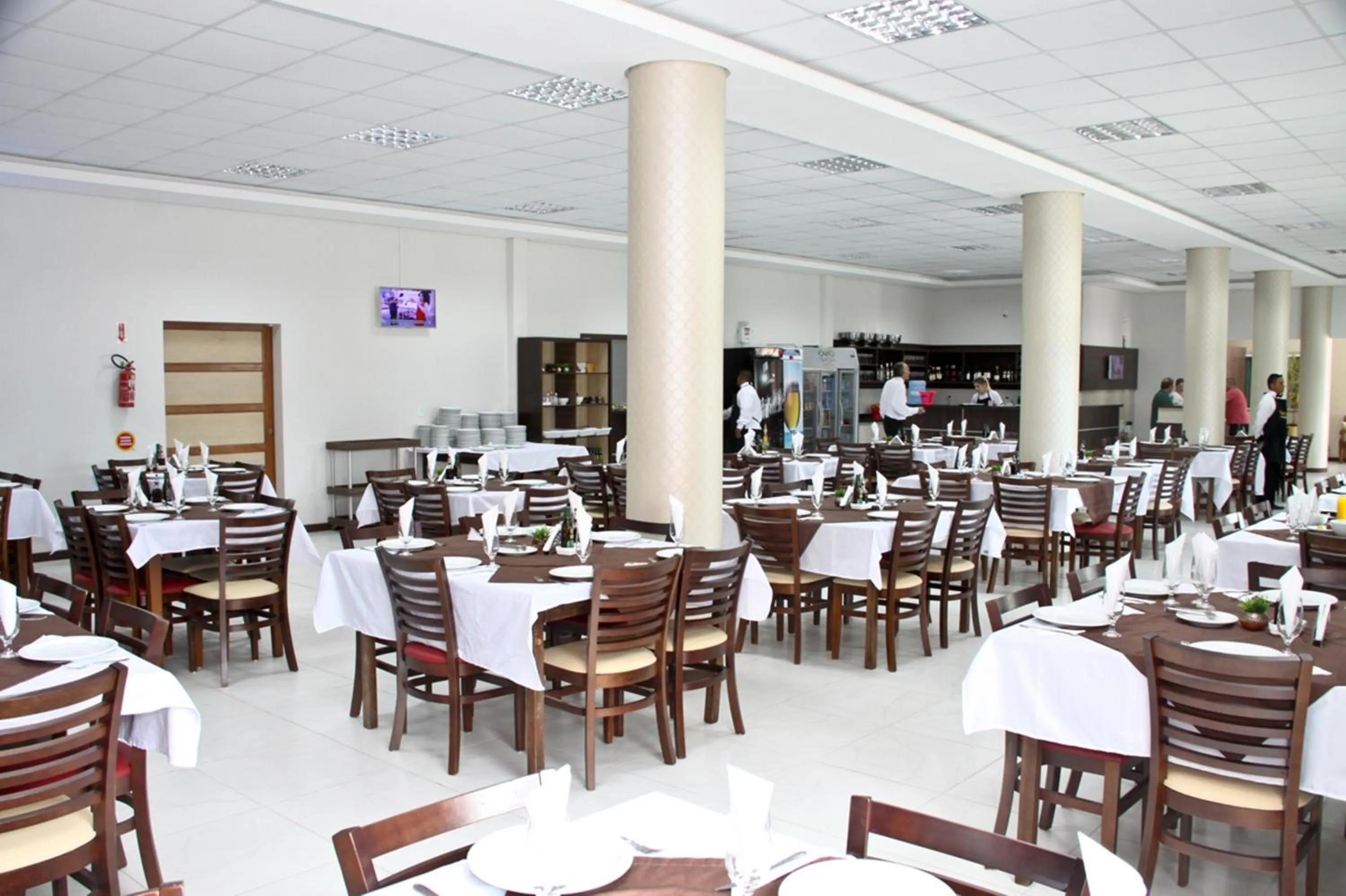 Restaurant/places to eat in Miotto Executive Hotel