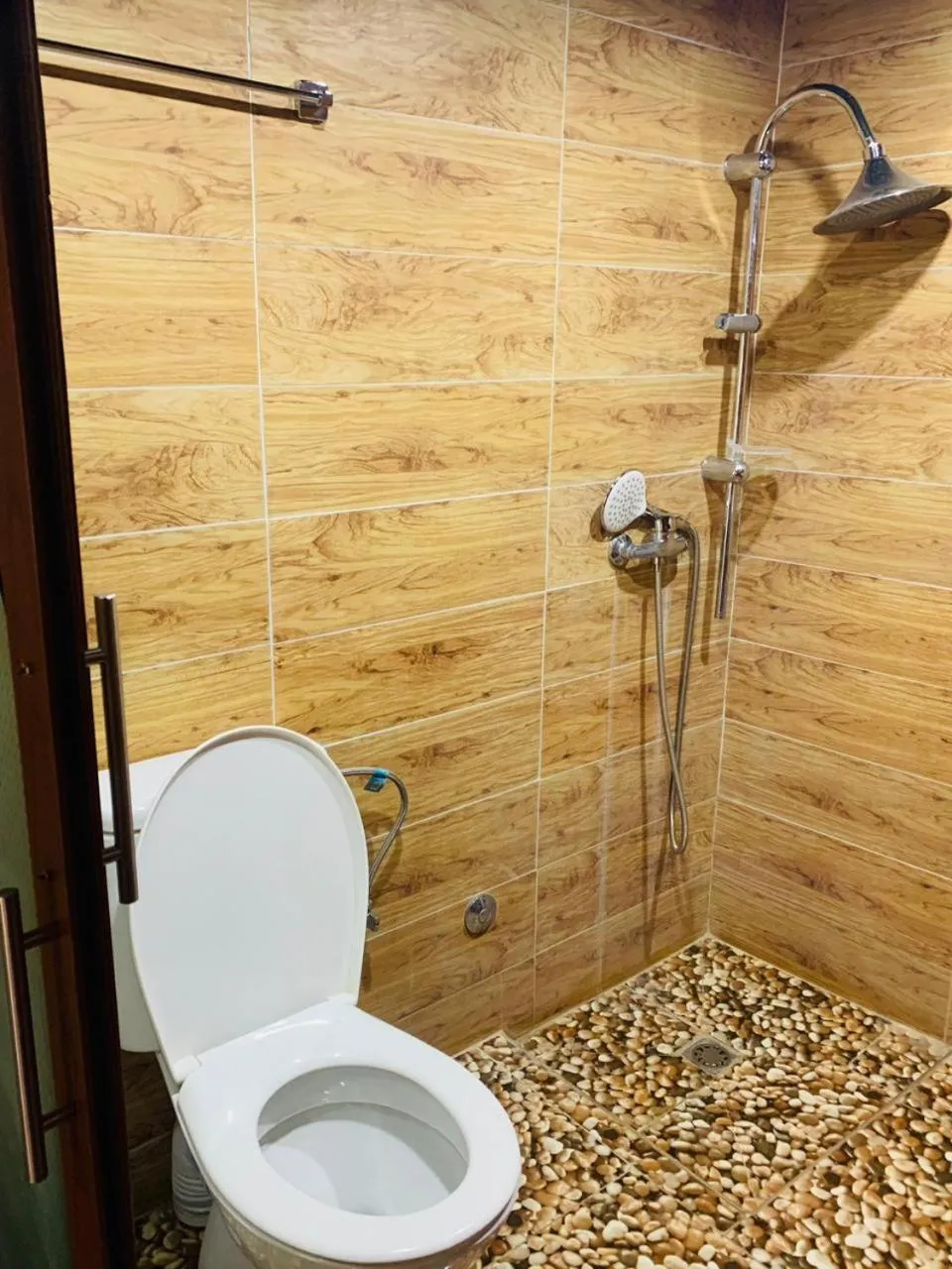 Shower in Gite Tawada