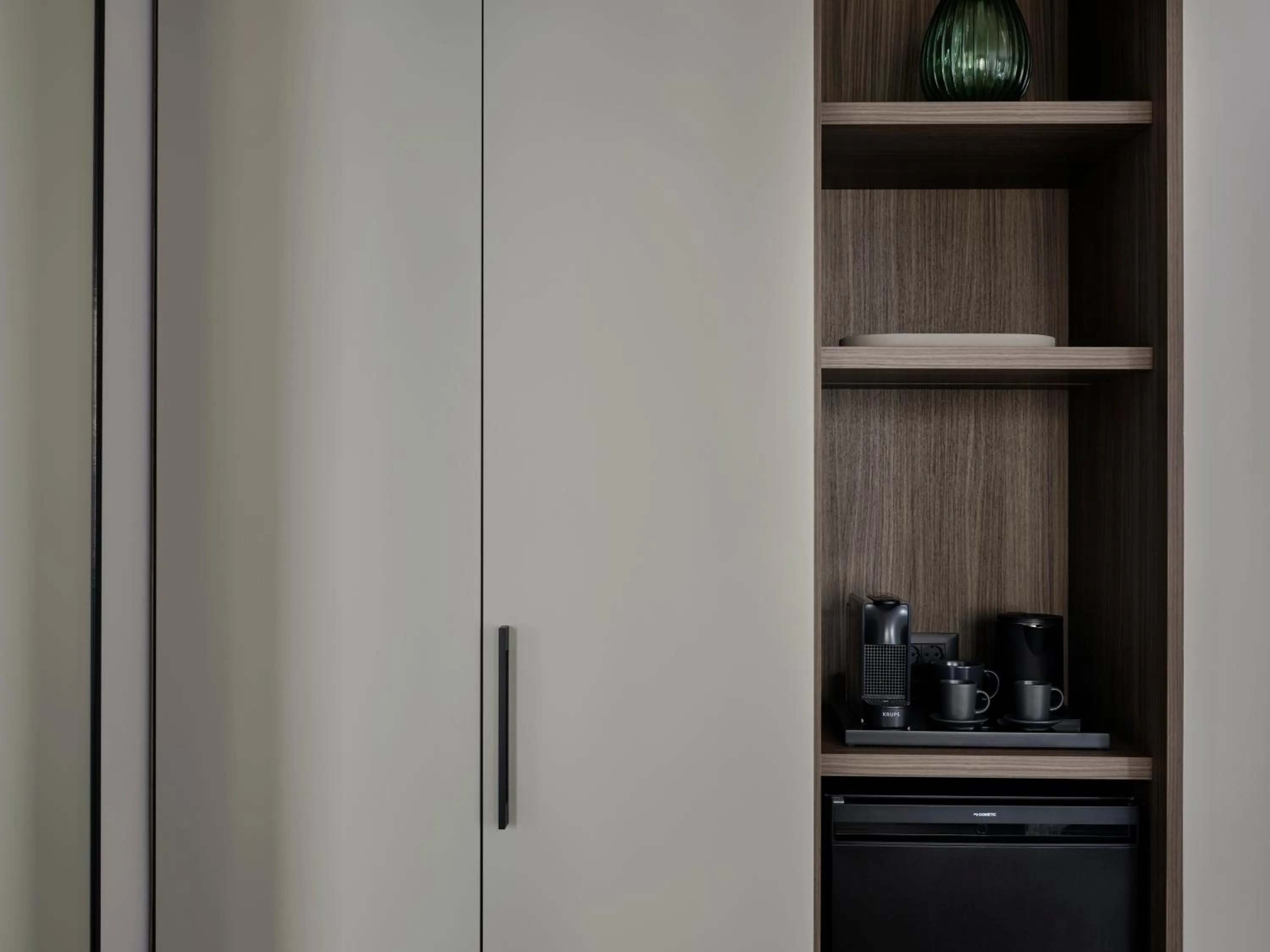 Coffee/tea facilities in Bond Smart Living Suites