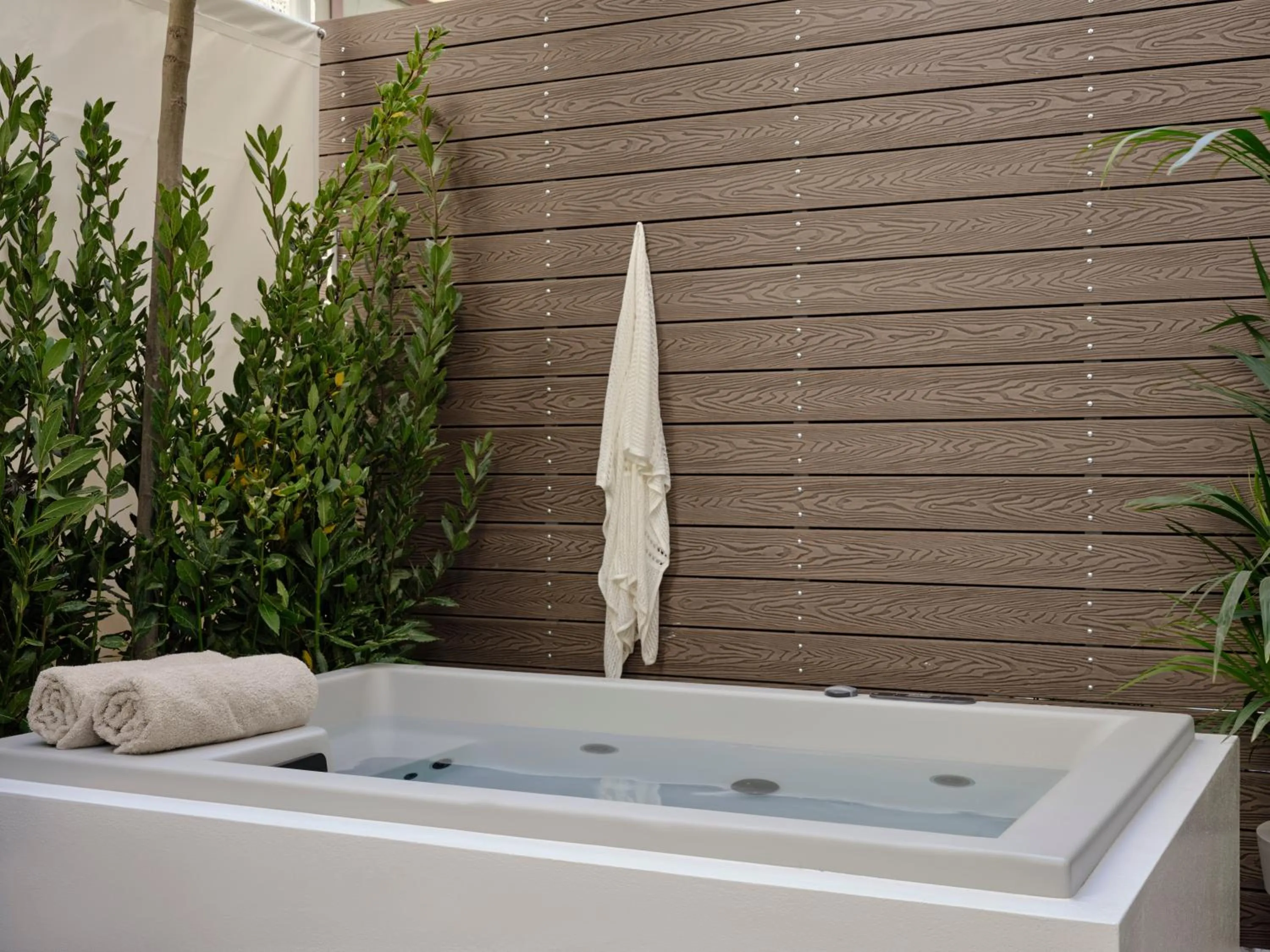 Hot Tub in Bond Smart Living Suites