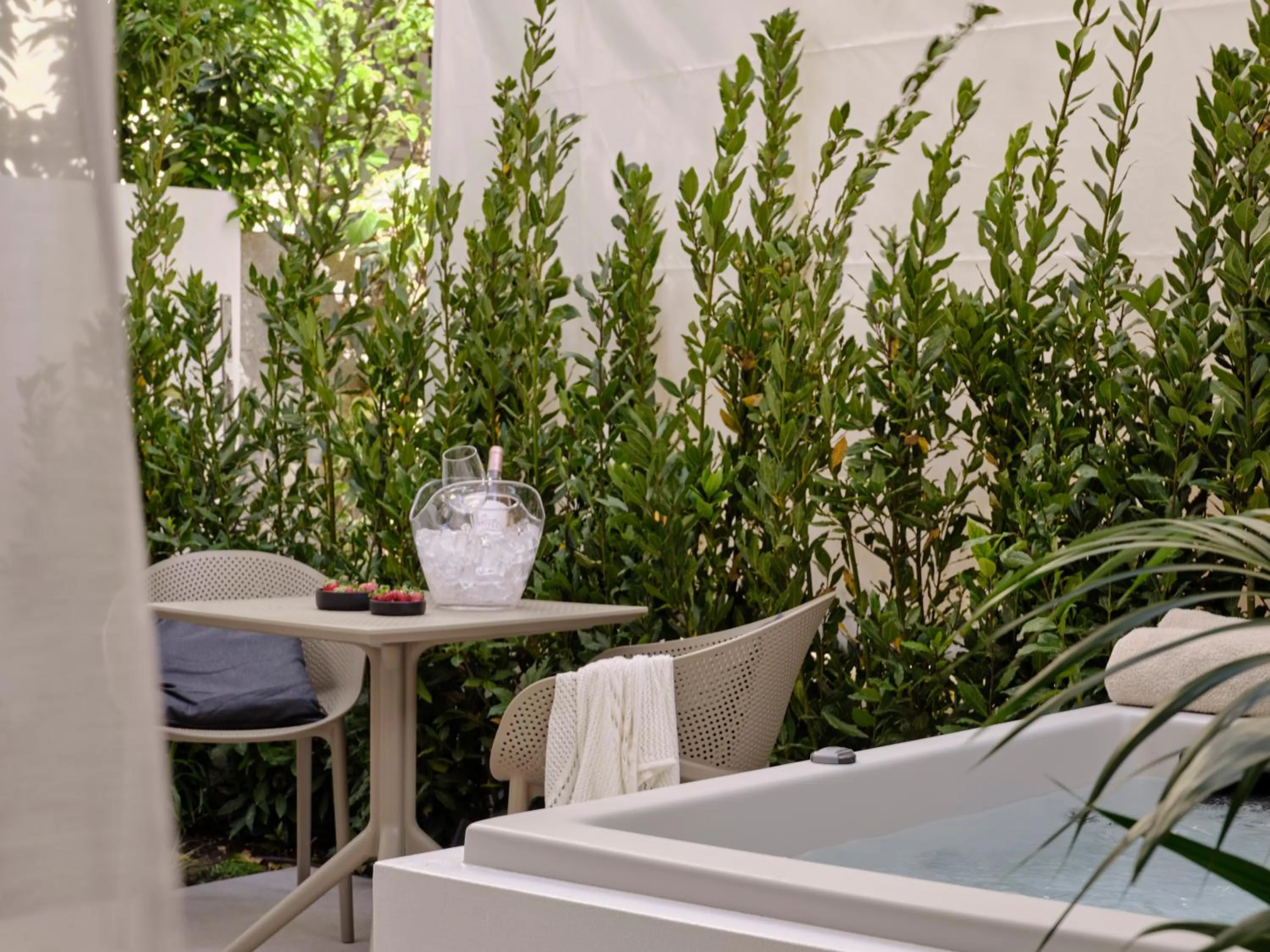 Patio in Bond Smart Living Suites