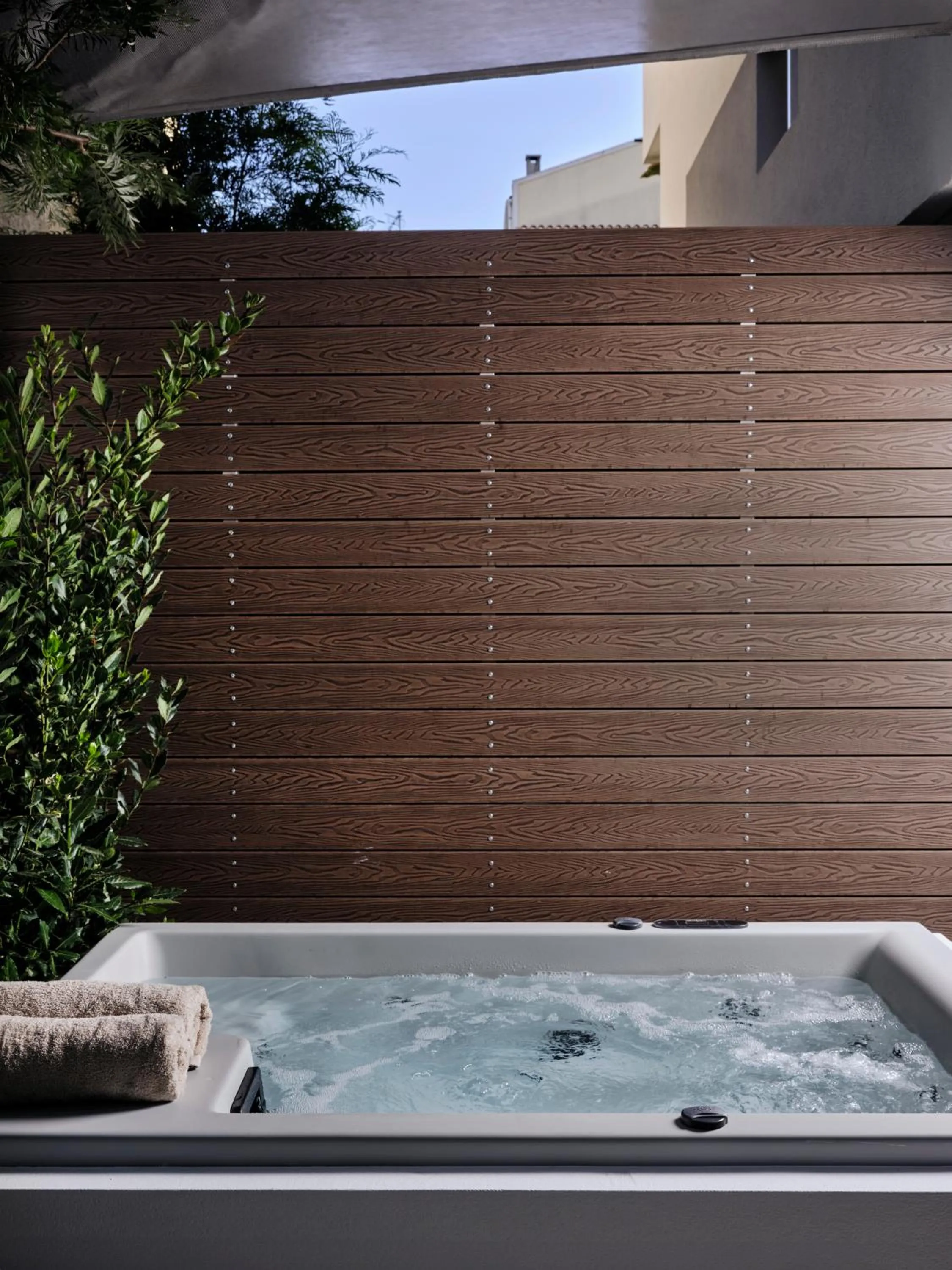 Hot Tub in Bond Smart Living Suites