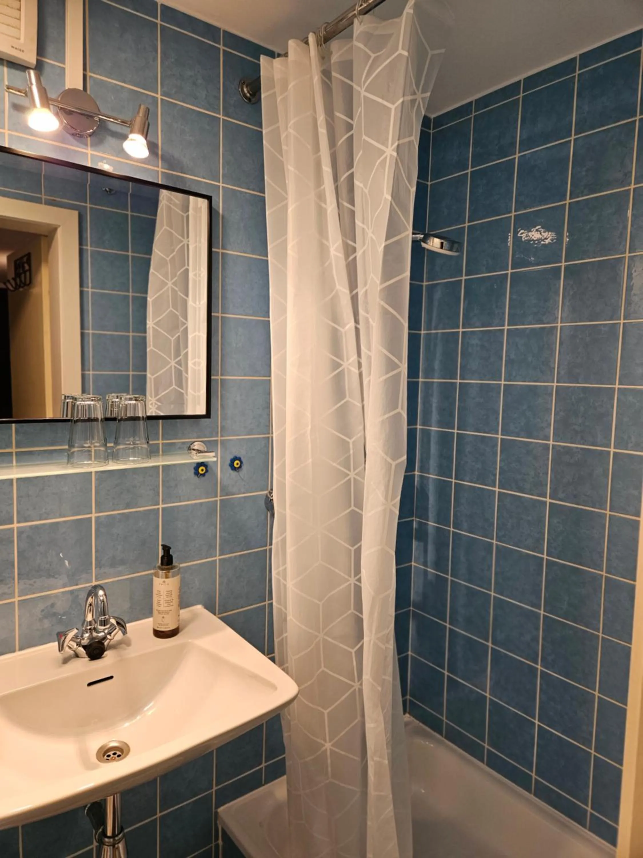 Shower in Übernachten im Café Restaurant Vedder