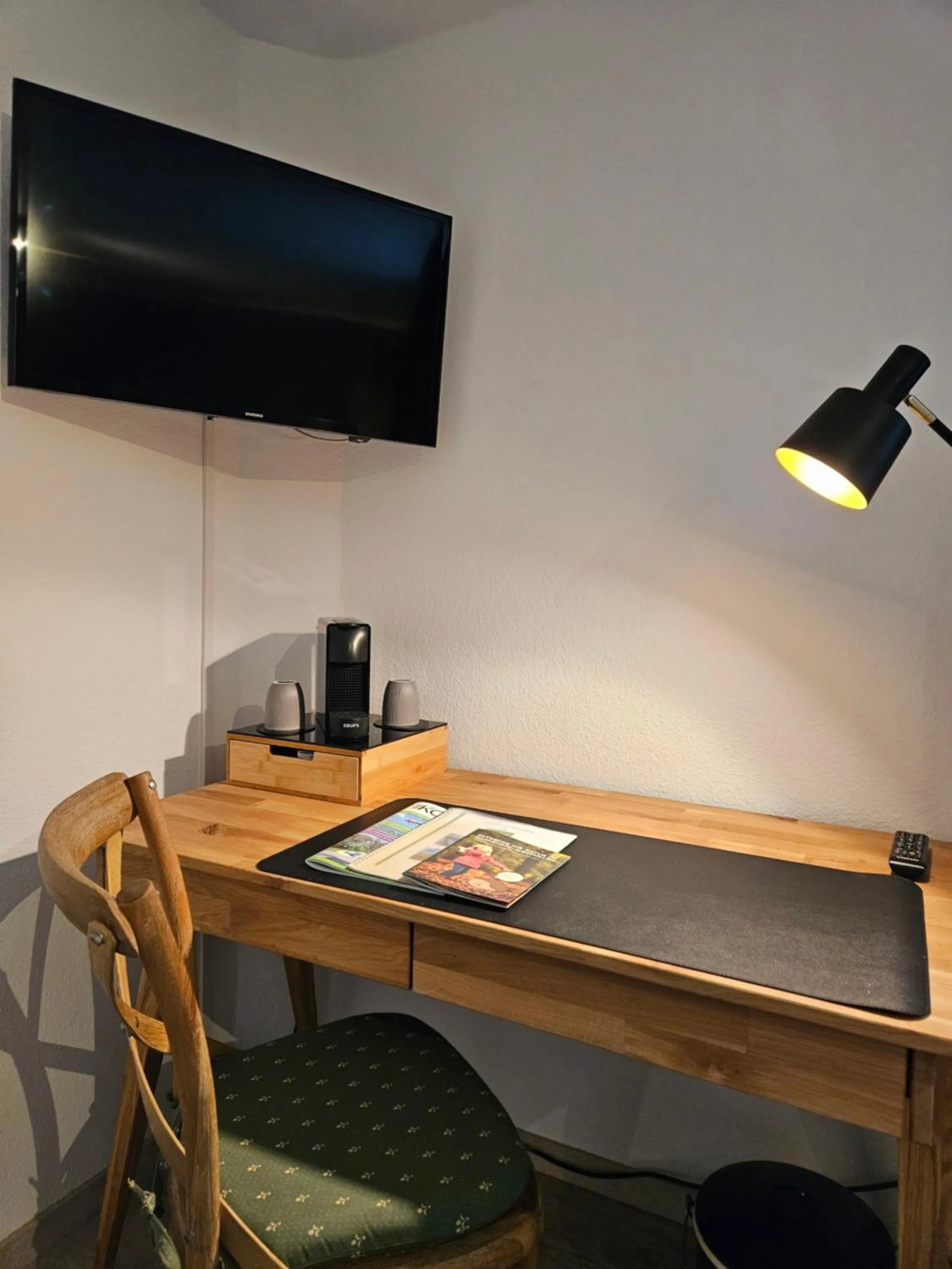 TV and multimedia in Übernachten im Café Restaurant Vedder