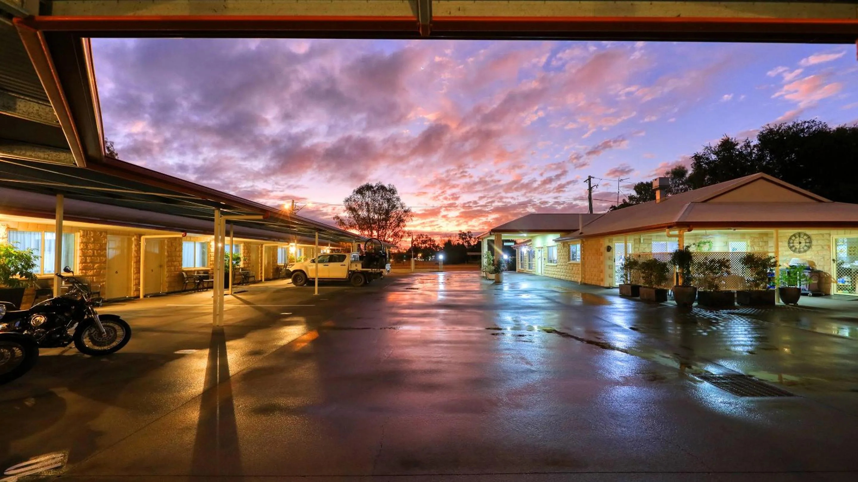 Sunset in Chinchilla White Gums Motor Inn