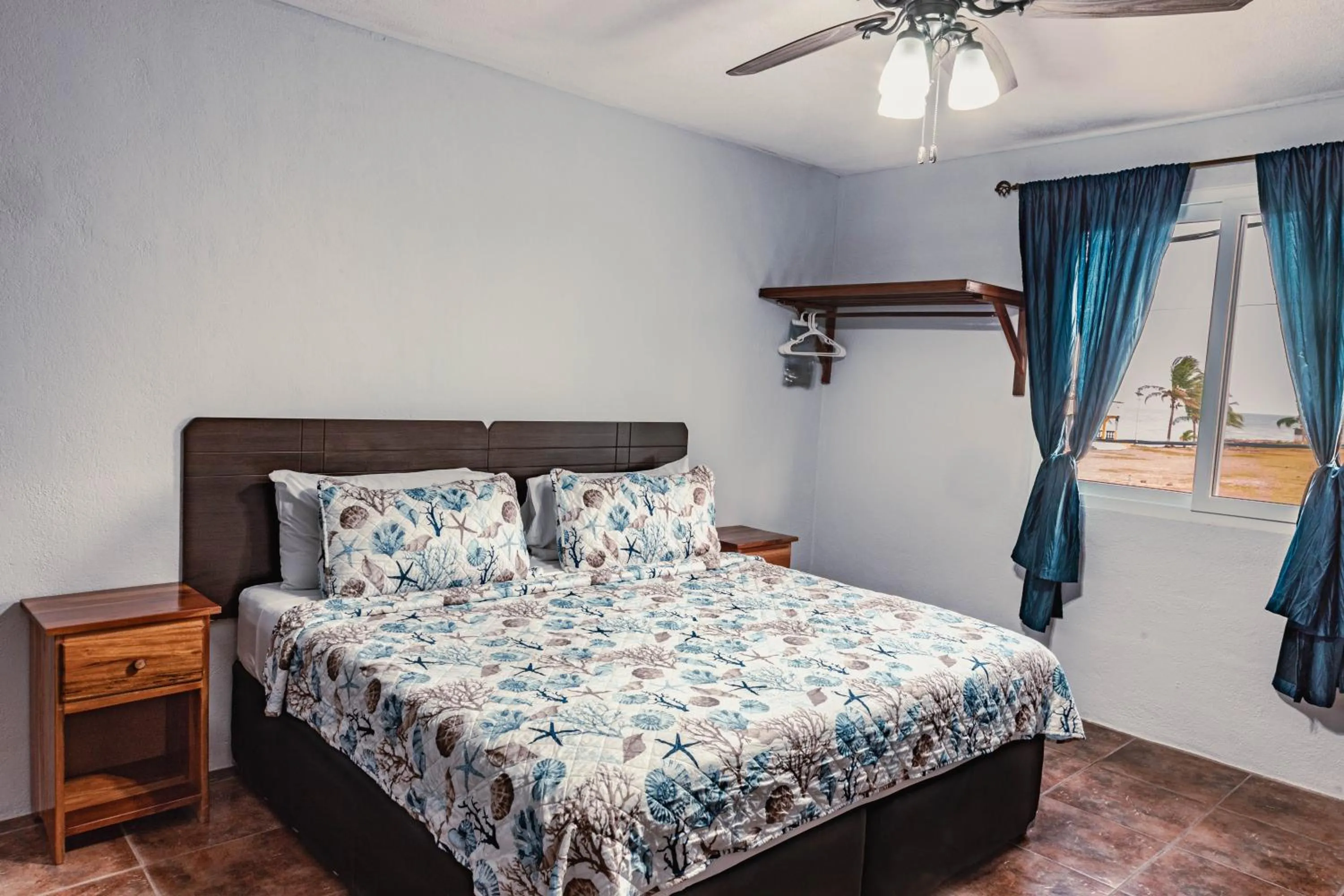 Superior King Room in Bonefish Hotel