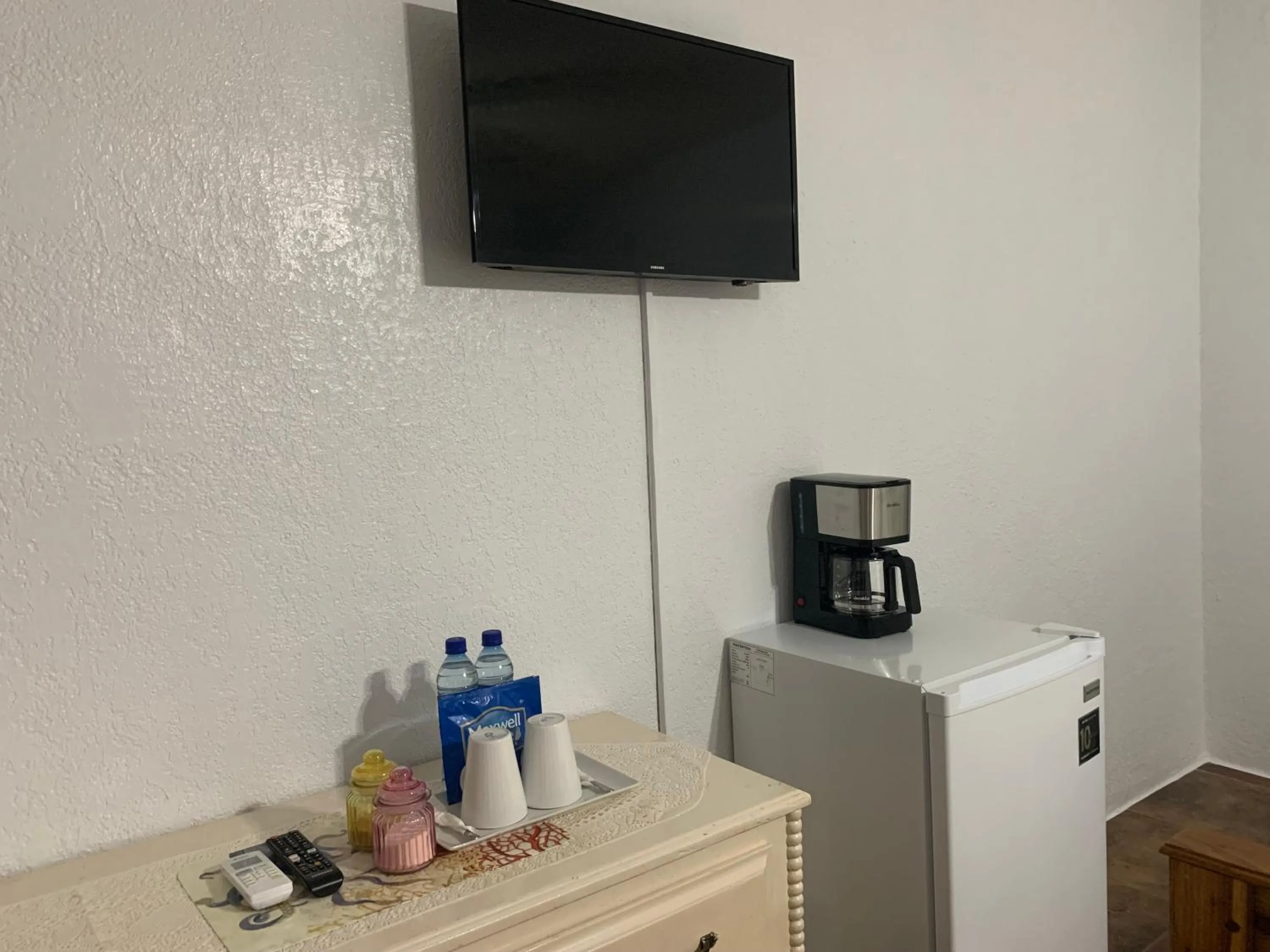 TV and multimedia in Bonefish Hotel