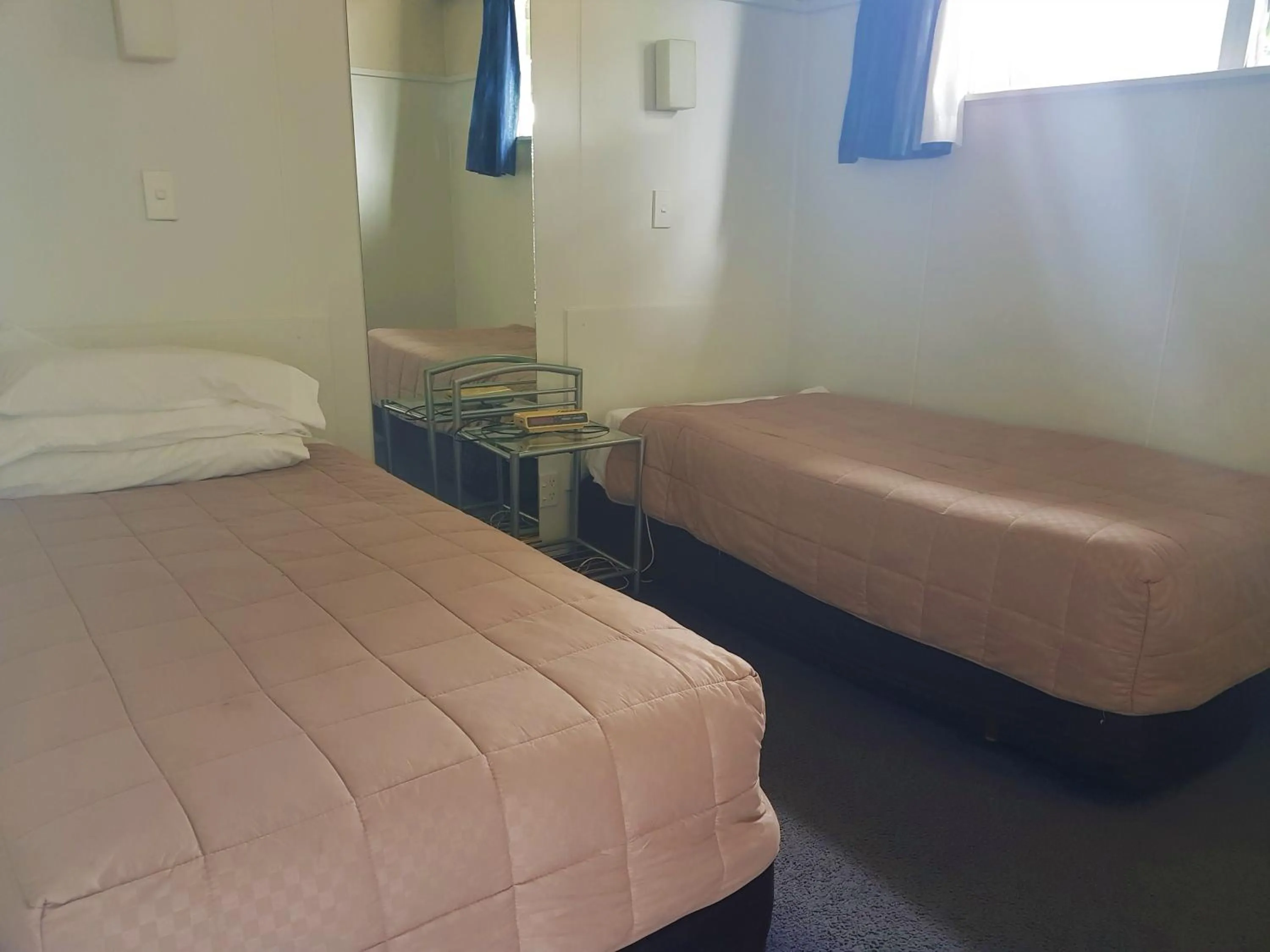 Bed in Vista Motor Lodge