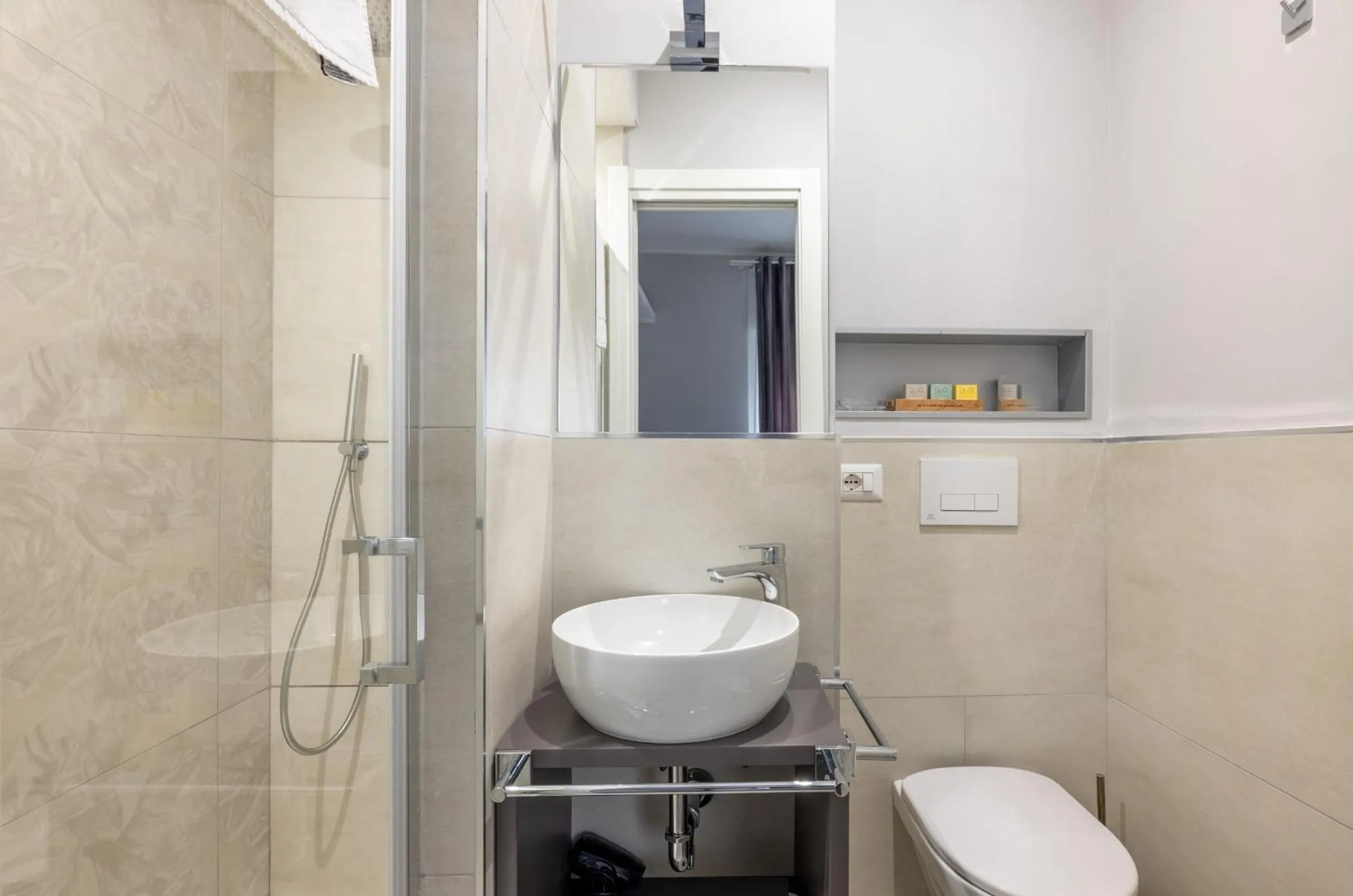 Bathroom in Belli Suites Vatican Rome Guest House