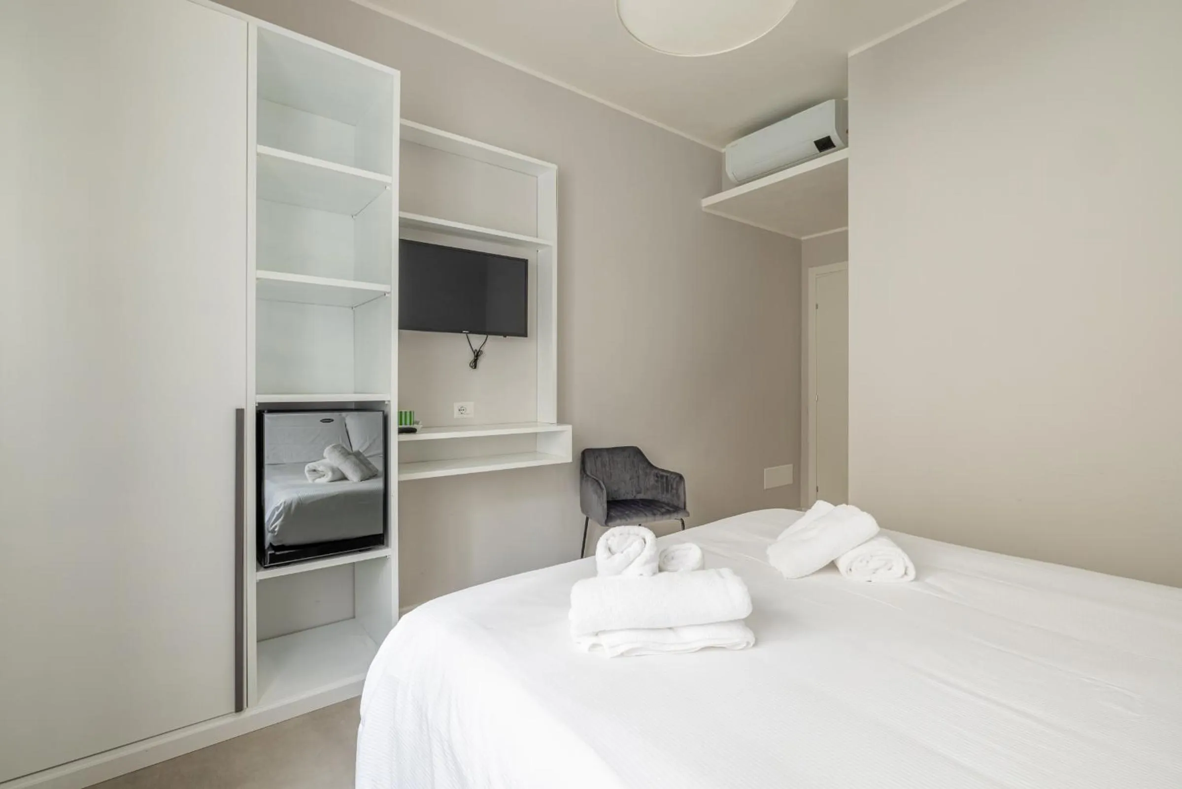 Photo of the whole room, Bed in Belli Suites Vatican Rome Guest House