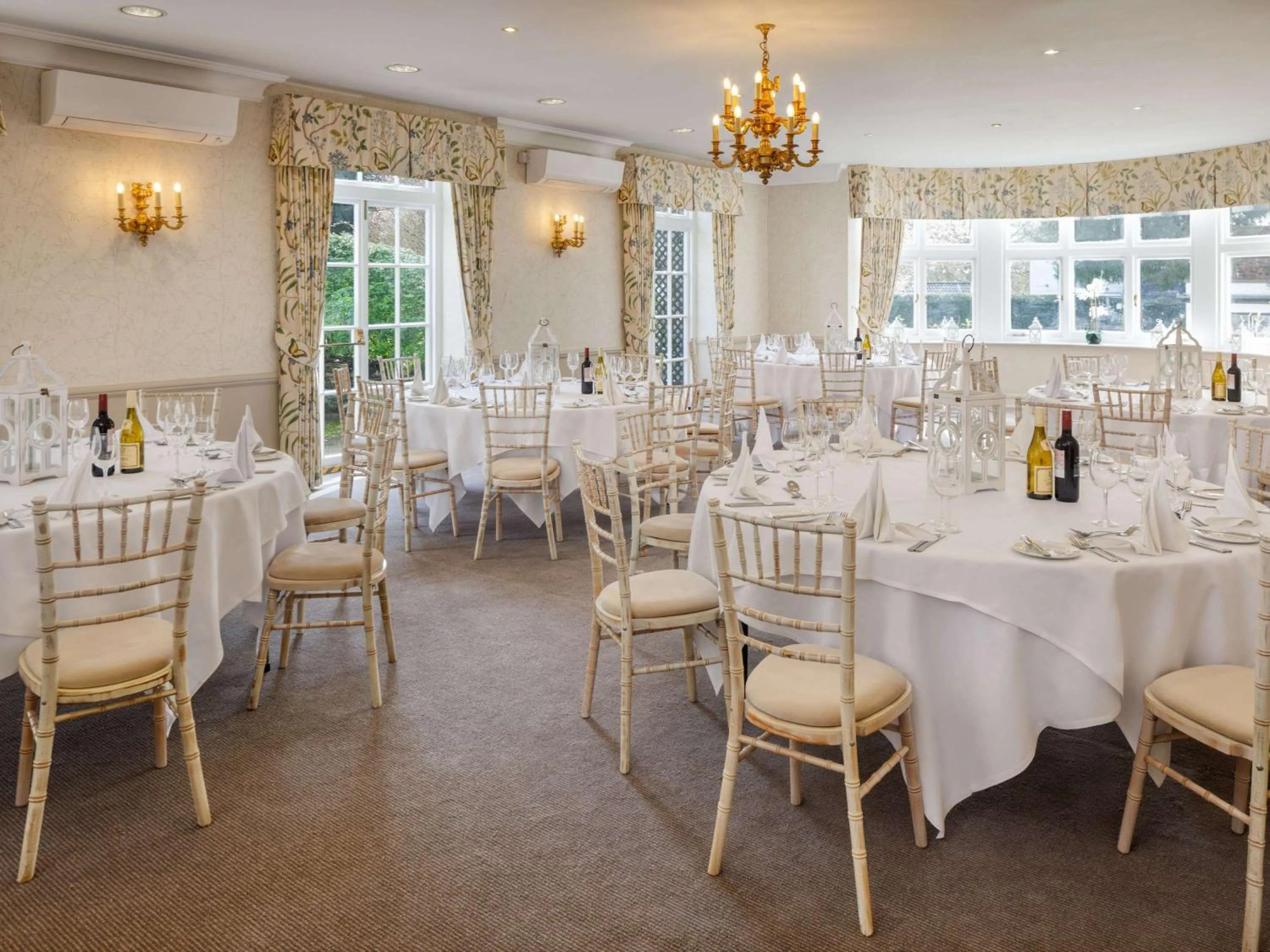 Meeting/conference room in Sunday Box Hill Burford Bridge Hotel