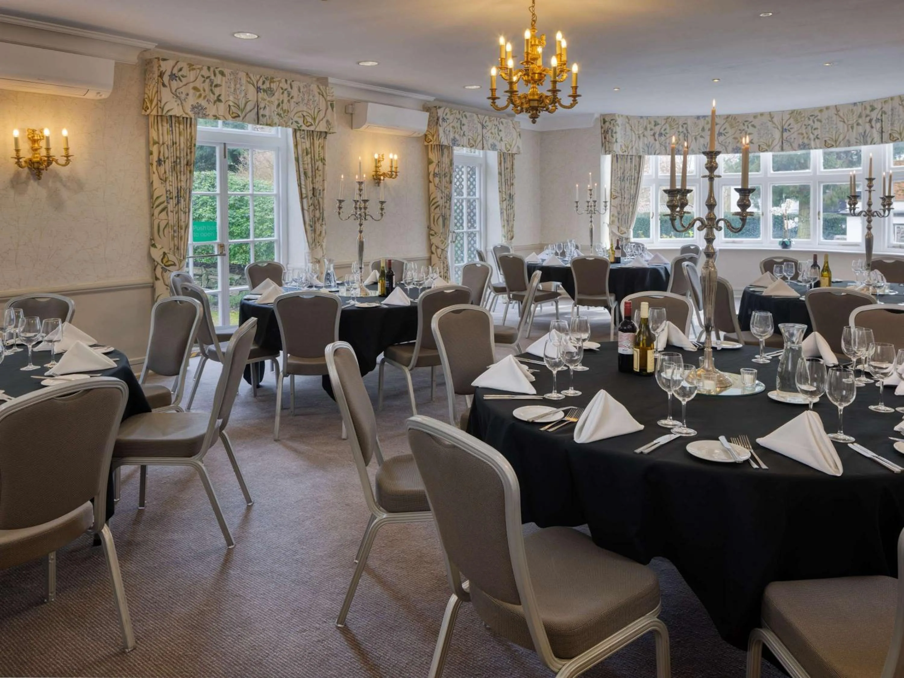 Meeting/conference room in Sunday Box Hill Burford Bridge Hotel