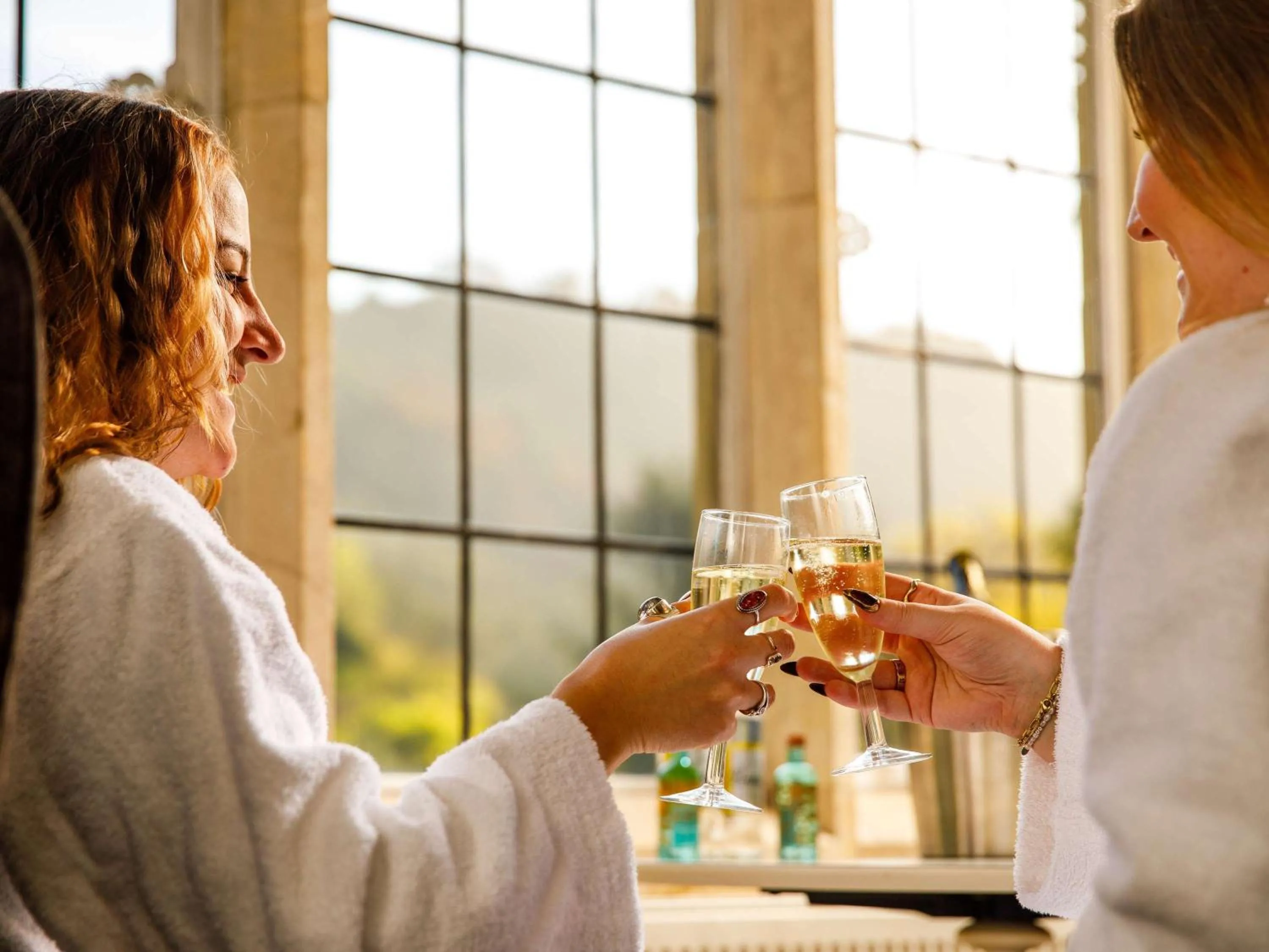 Bedroom in Sunday Box Hill Burford Bridge Hotel