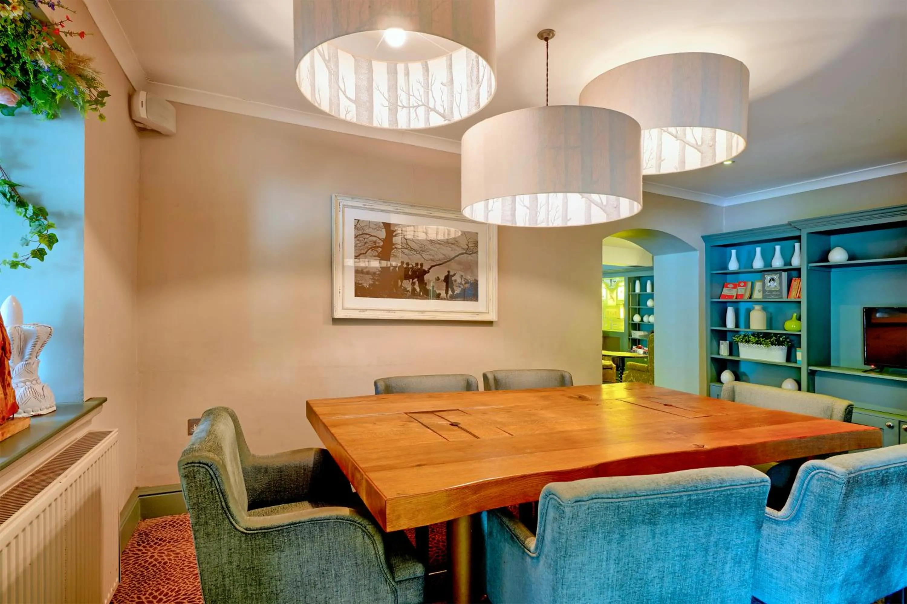 Dining area in Sunday Box Hill Burford Bridge Hotel