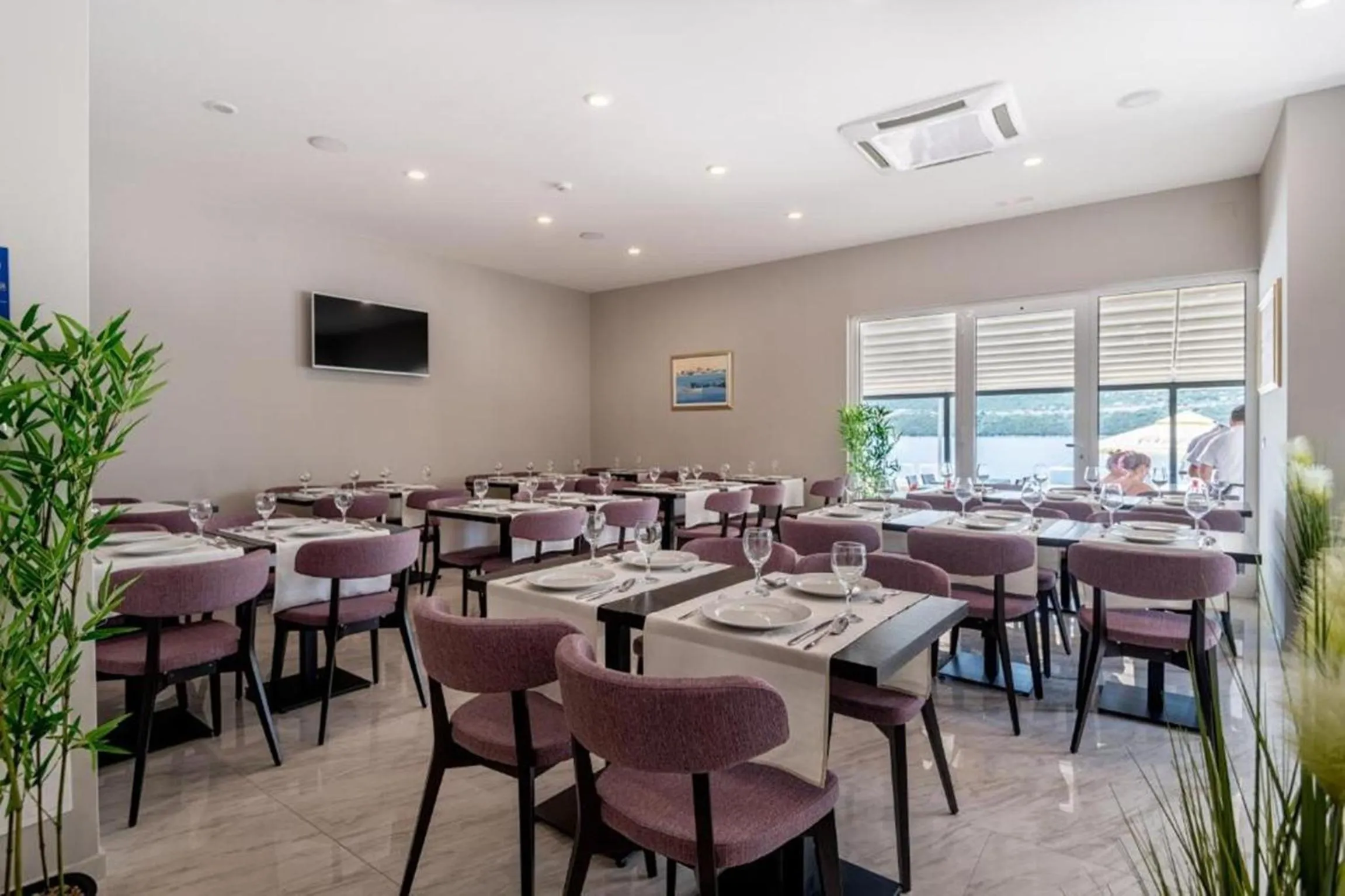 Restaurant/places to eat in Hotel Novum