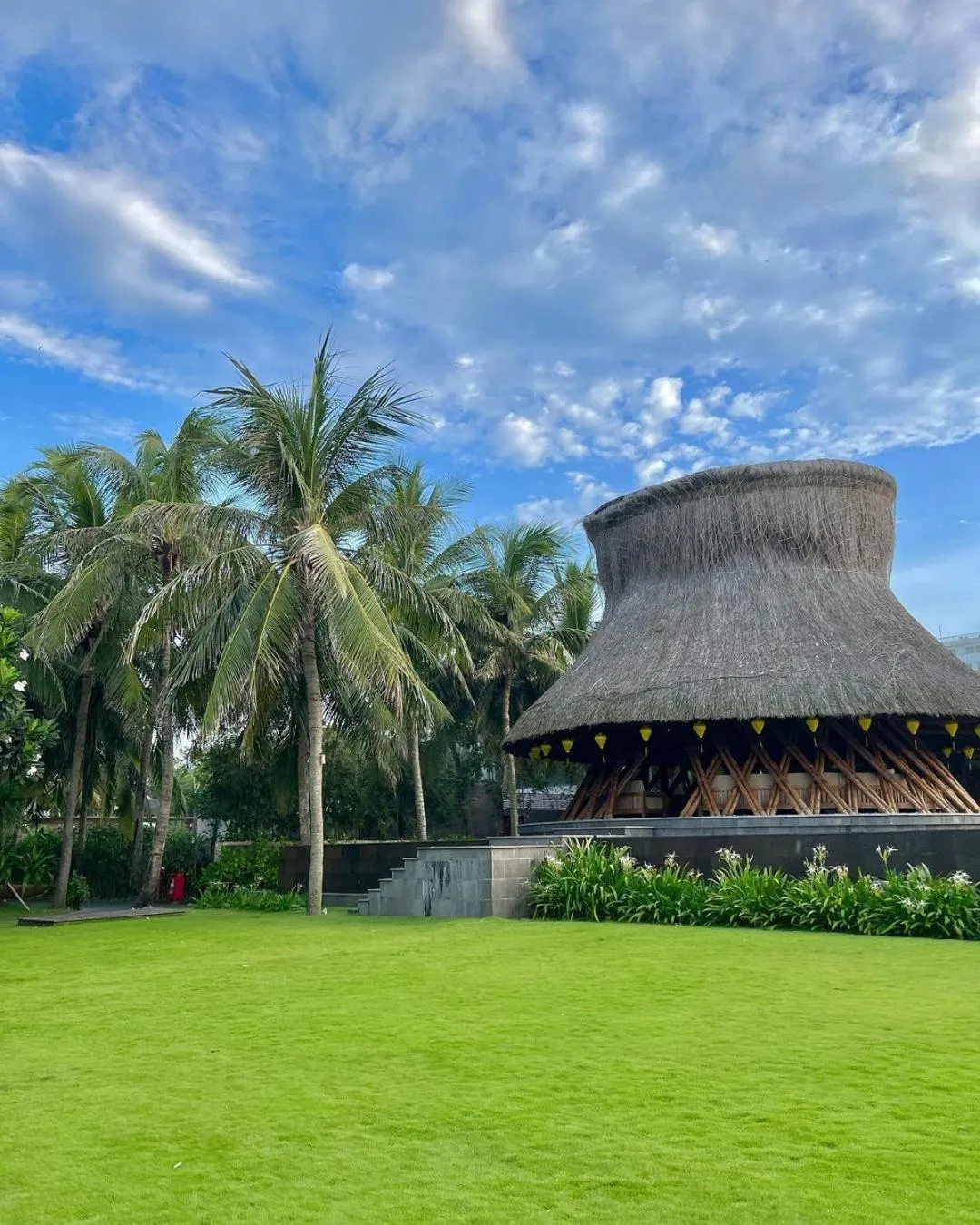 Restaurant/places to eat in Naman Retreat