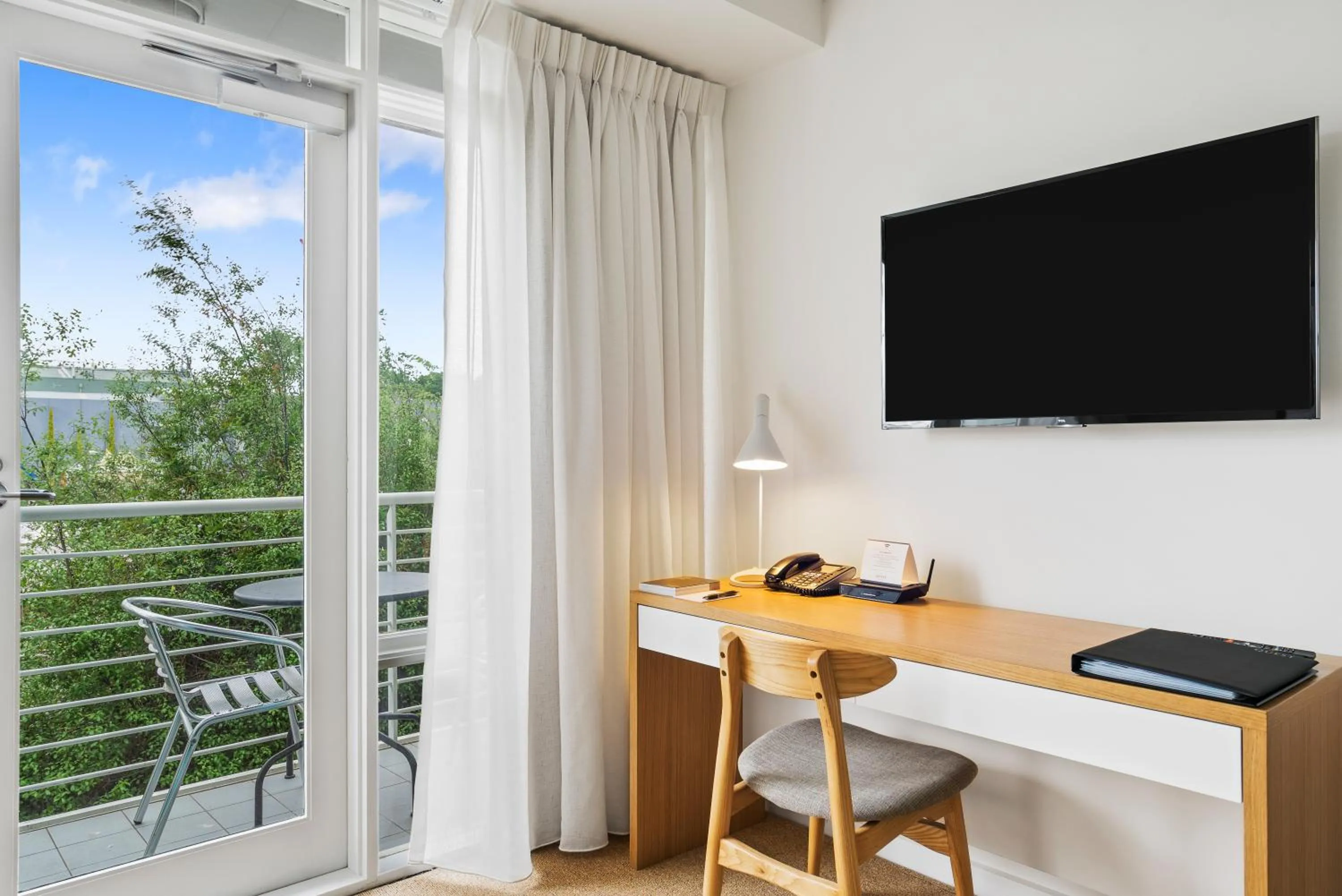 Communal lounge/ TV room in Aligned Corporate Residences Williamstown