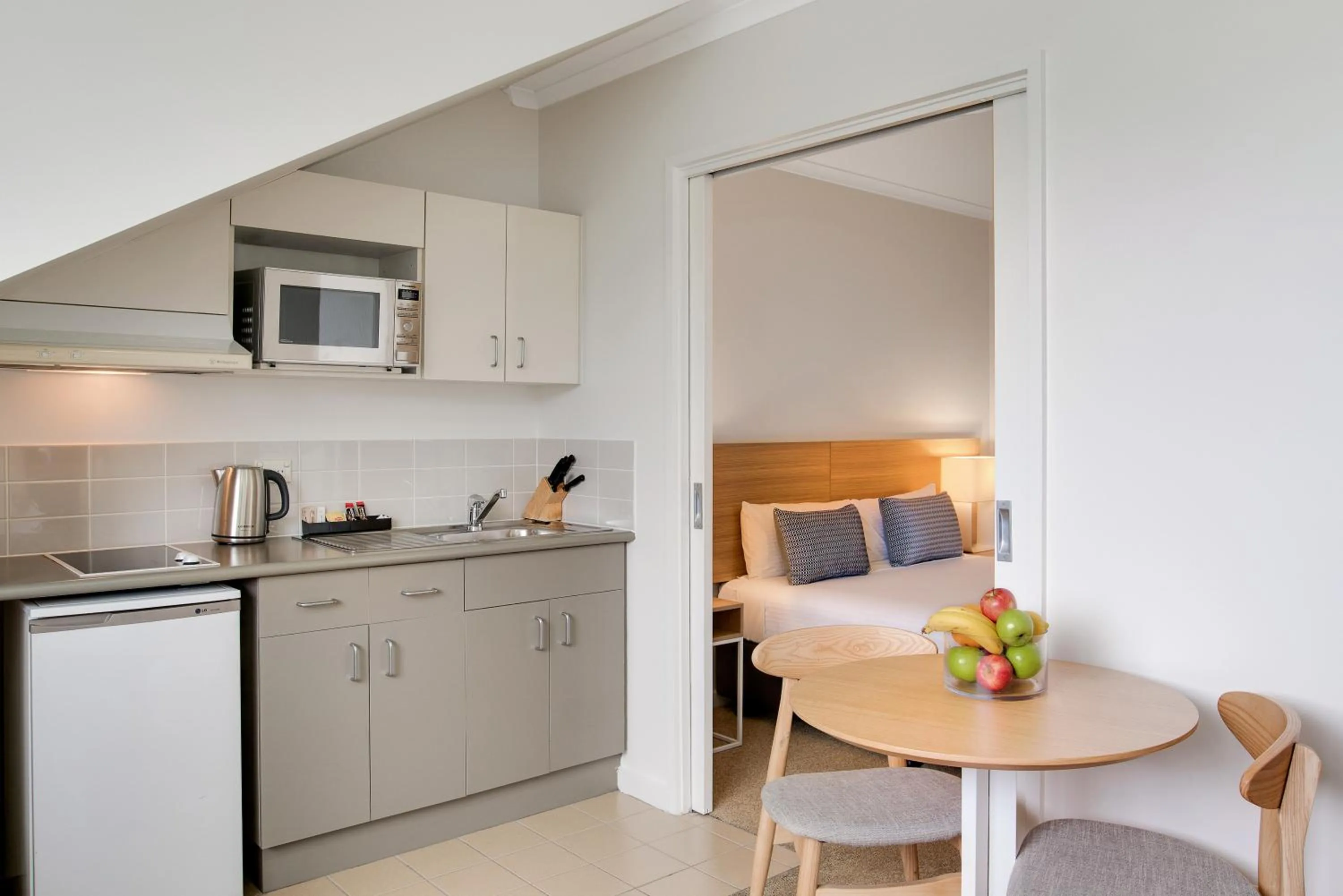Kitchen or kitchenette in Aligned Corporate Residences Williamstown