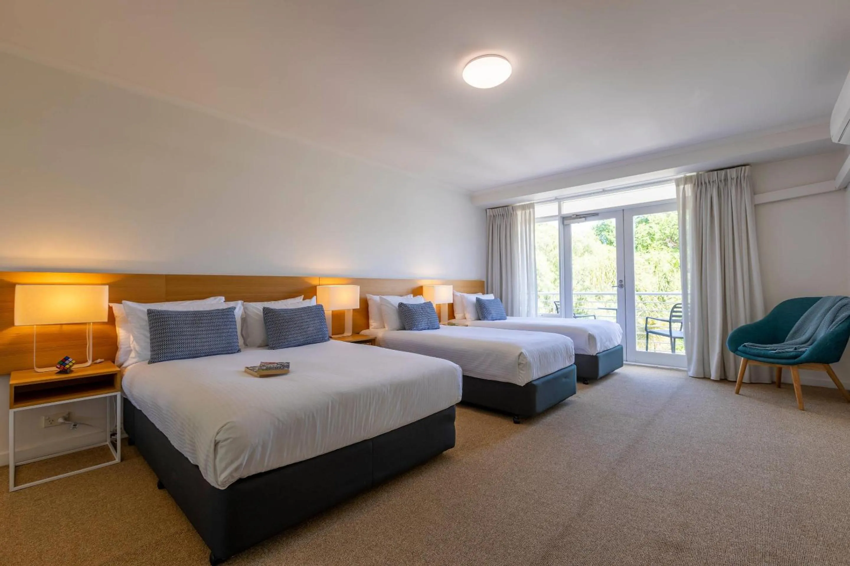 Bedroom, Bed in MainStay Suites Williamstown