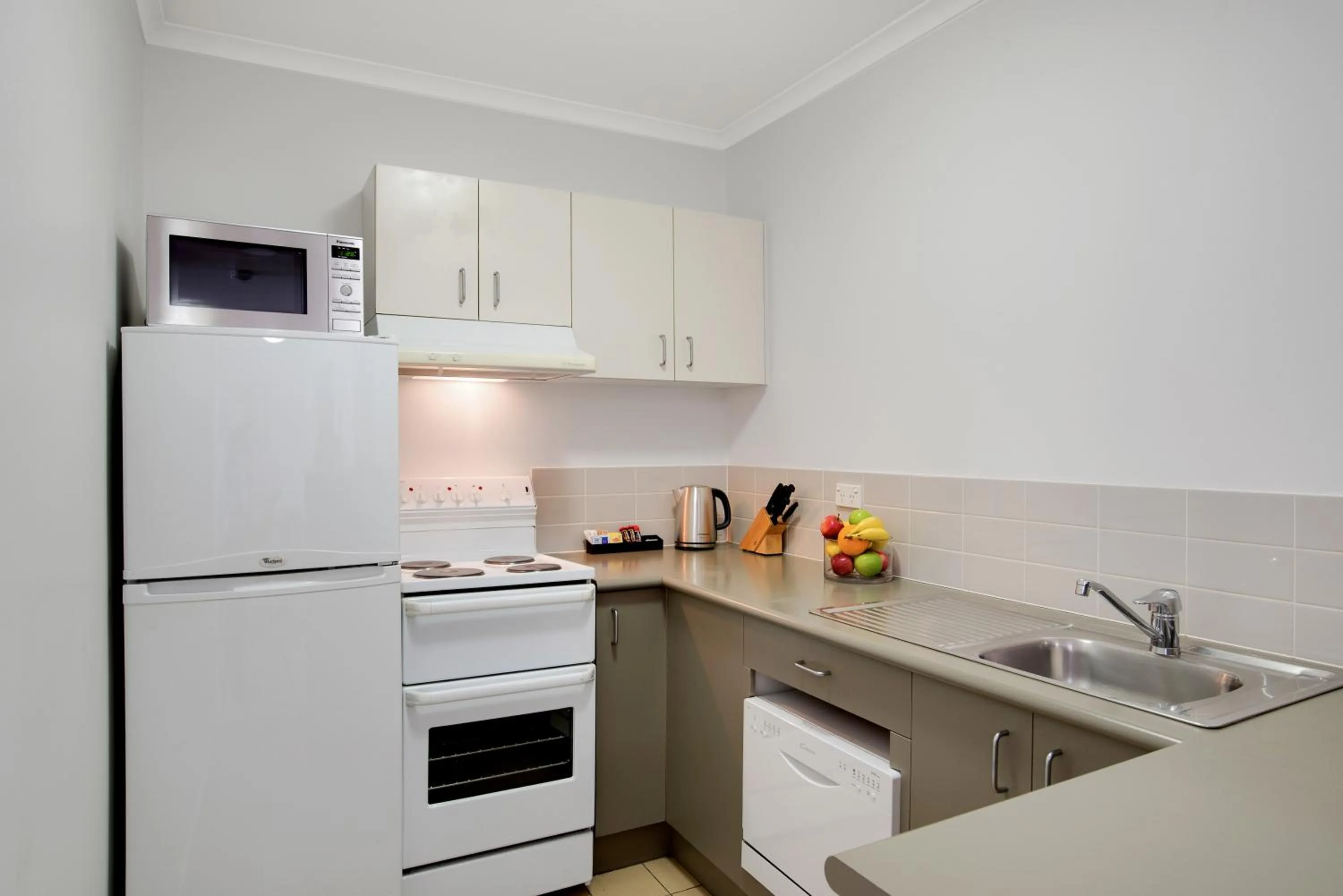 Kitchen or kitchenette in Aligned Corporate Residences Williamstown