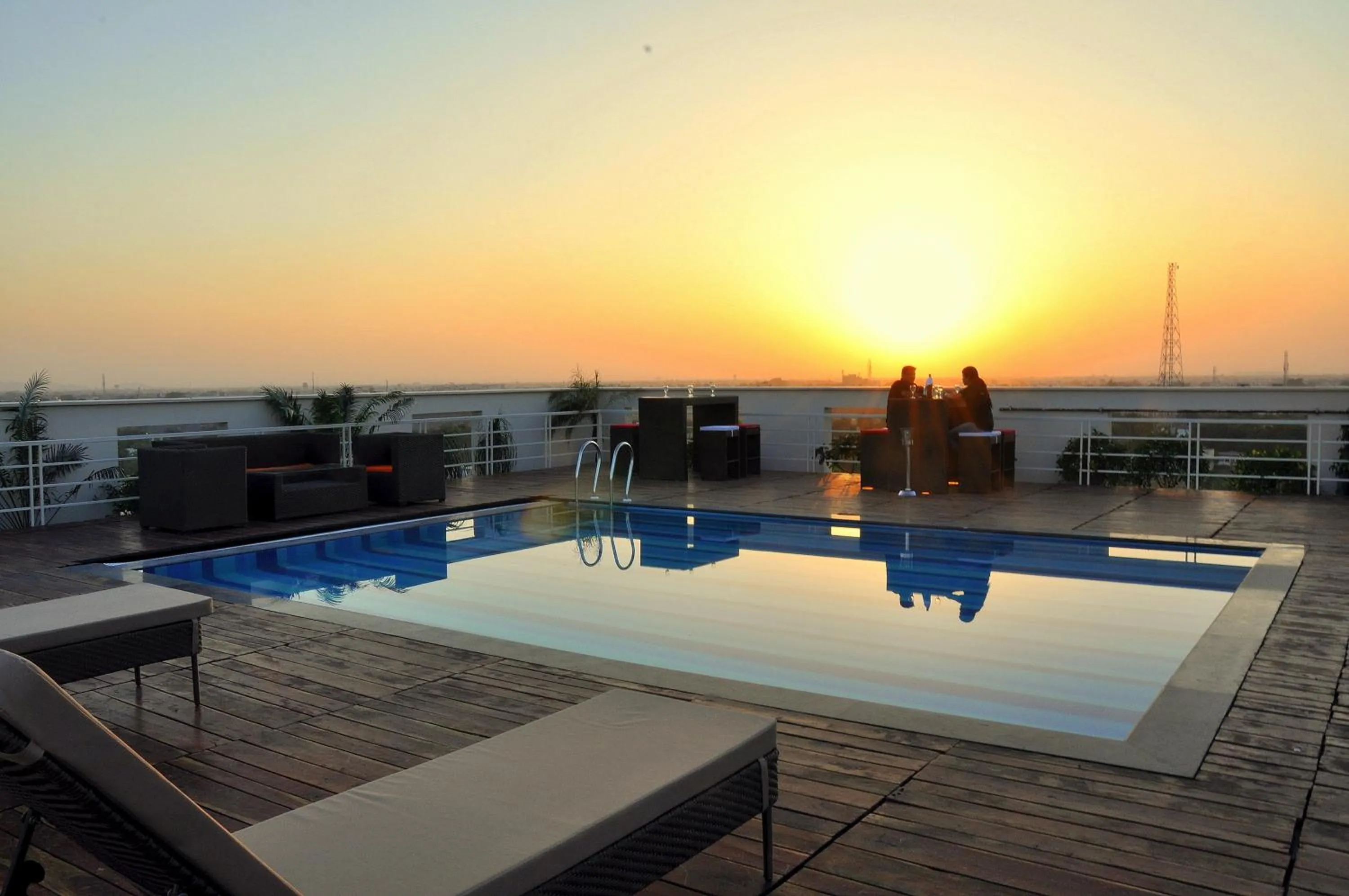 Swimming pool in Hotel Marigold Jaipur