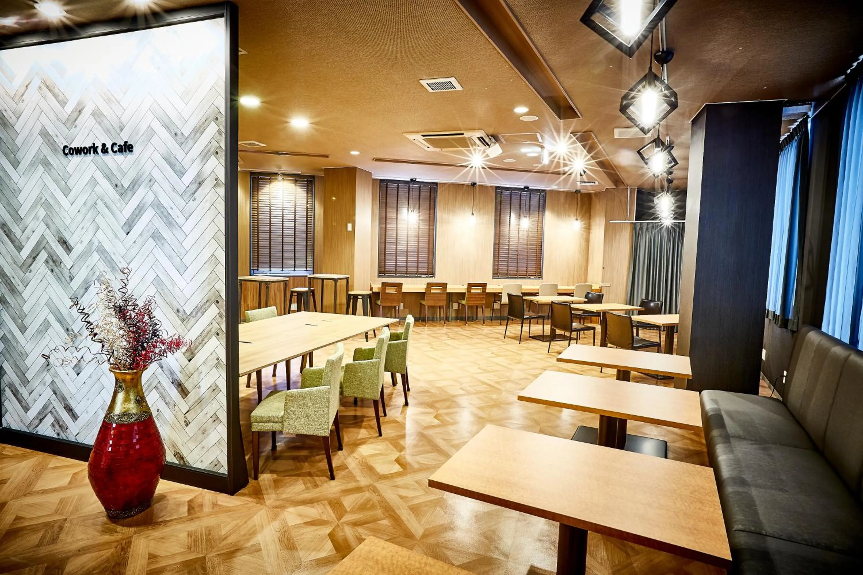 Communal lounge/ TV room in Anshin oyado Tokyo Man Ginza Shimbashi Station