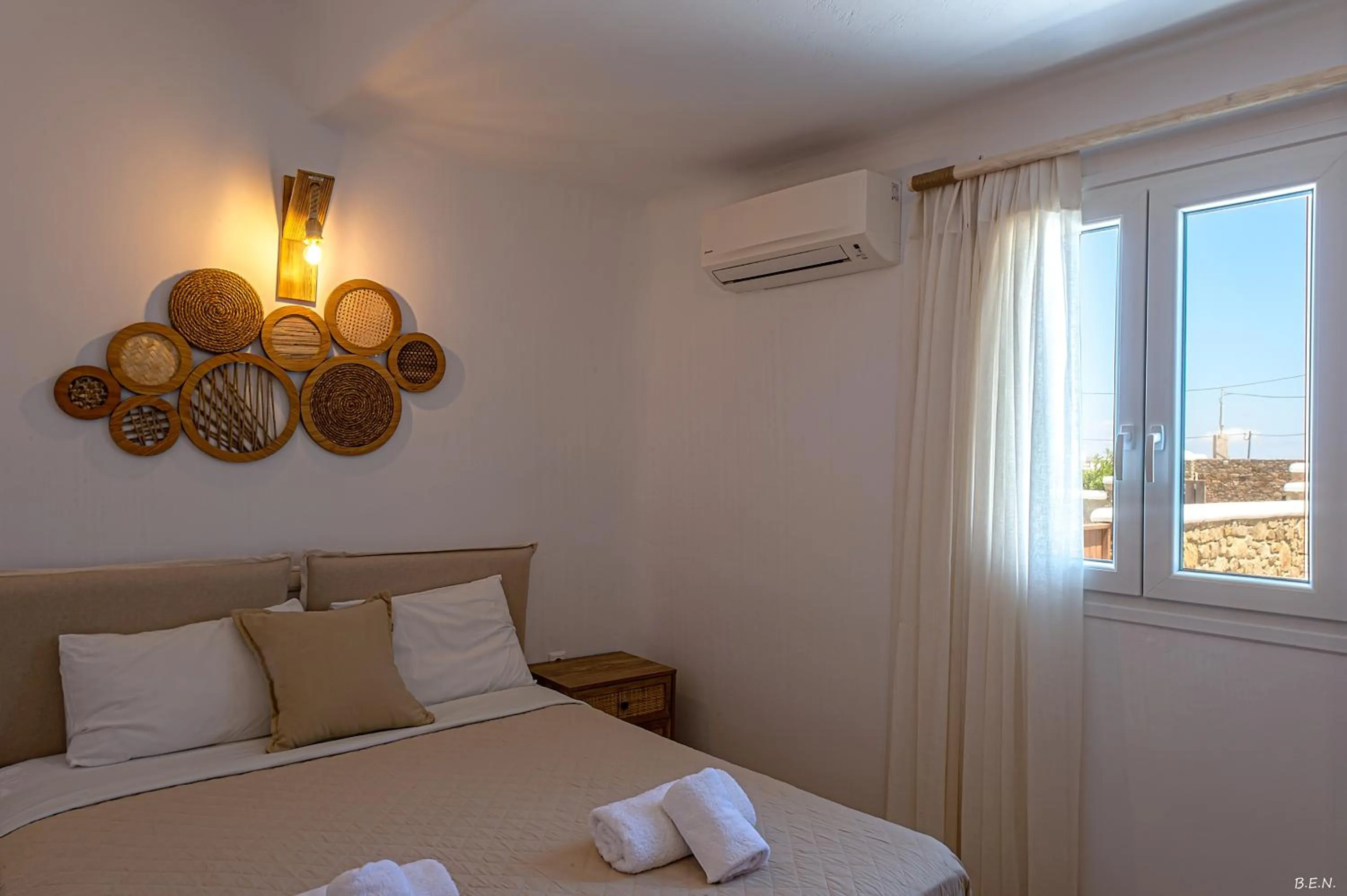 Photo of the whole room, Bed in Manolia View Mykonos