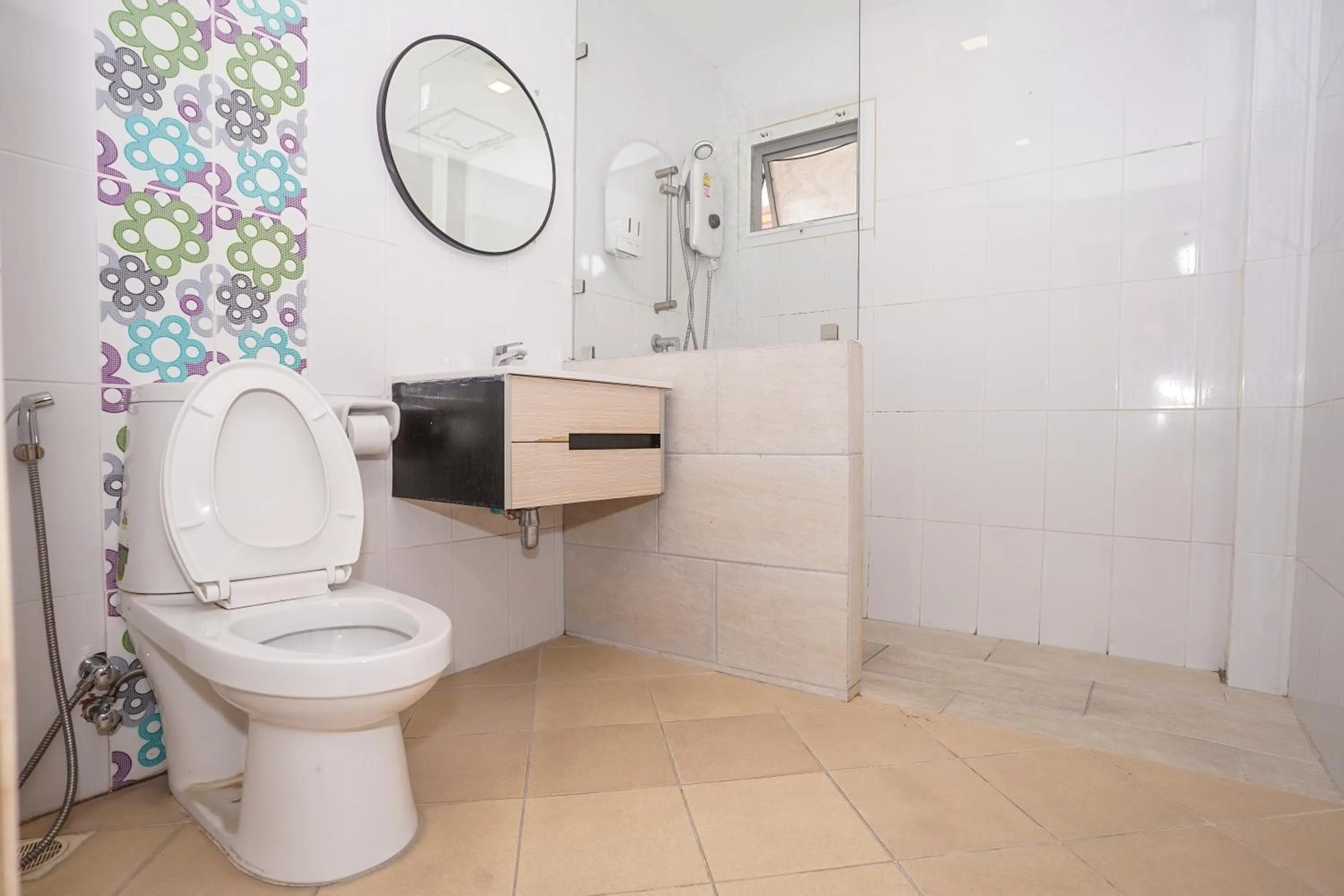 Toilet in Blue cafe Apartments