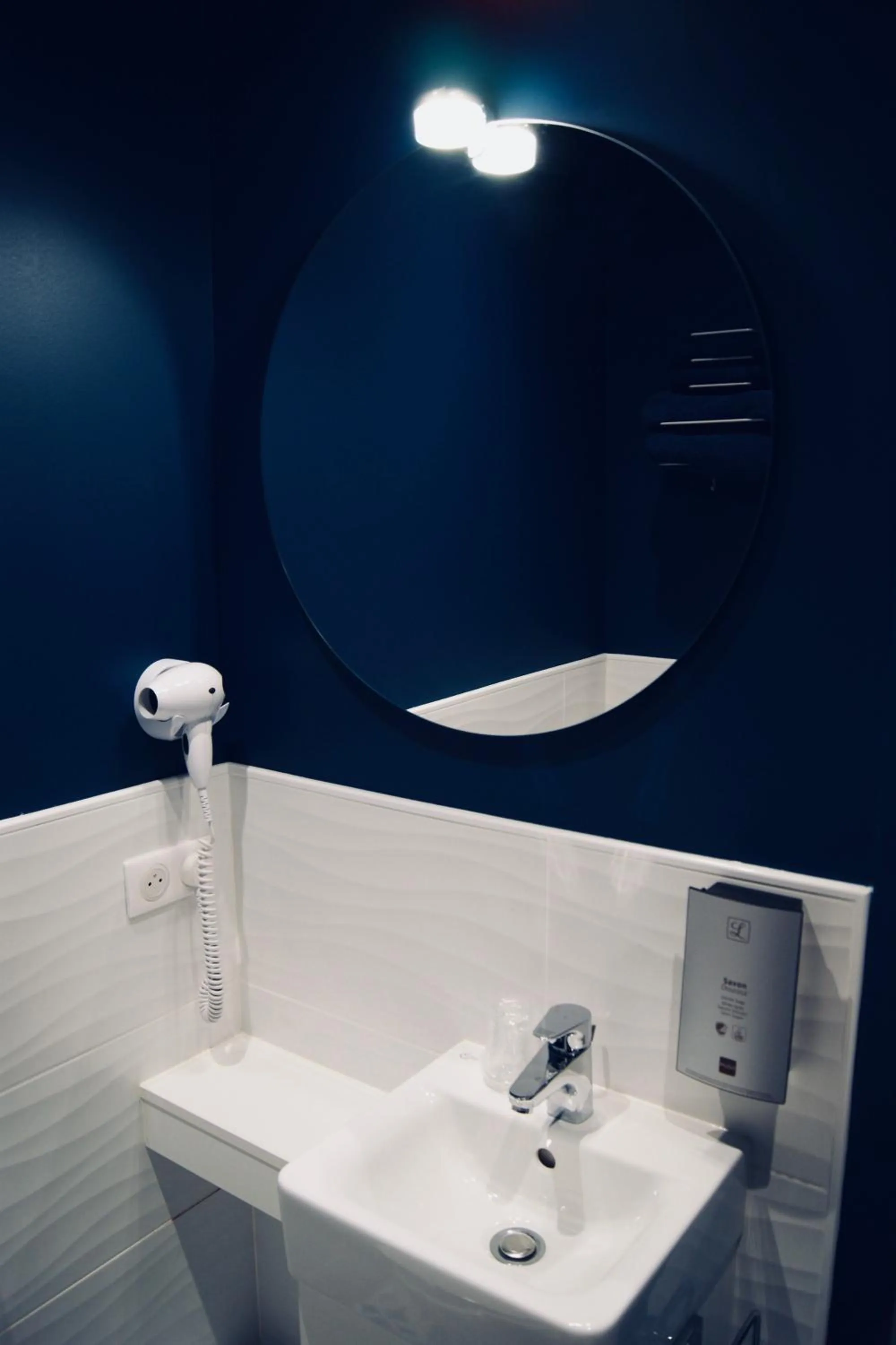 Bathroom in Logis Hôtel L'Air Marin