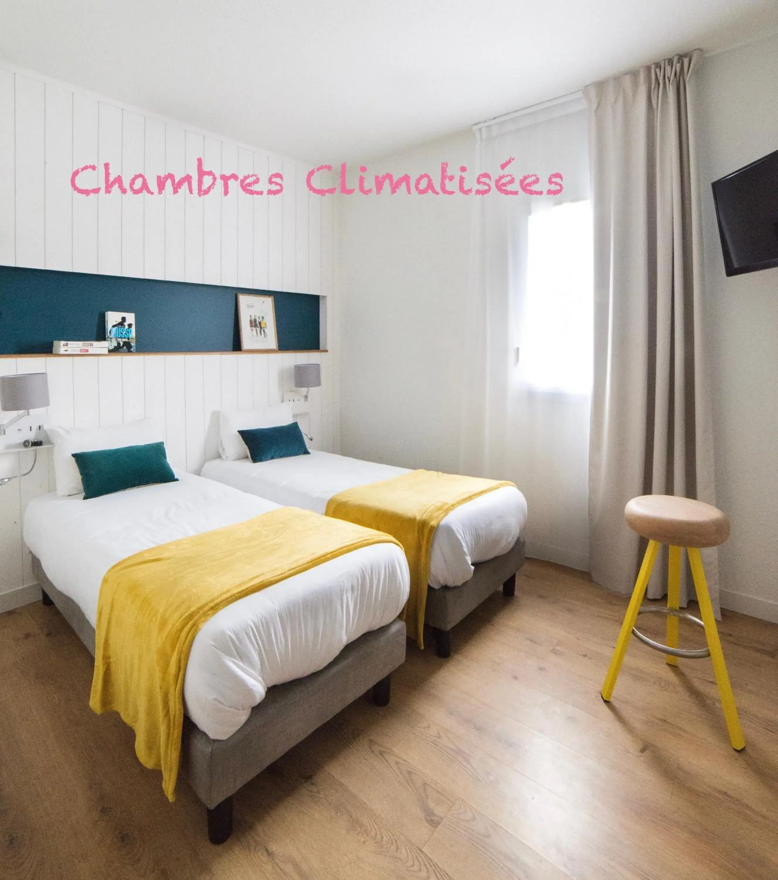 Twin Room in Logis Hôtel L'Air Marin Twin Room in Logis Hôtel L'Air Marin