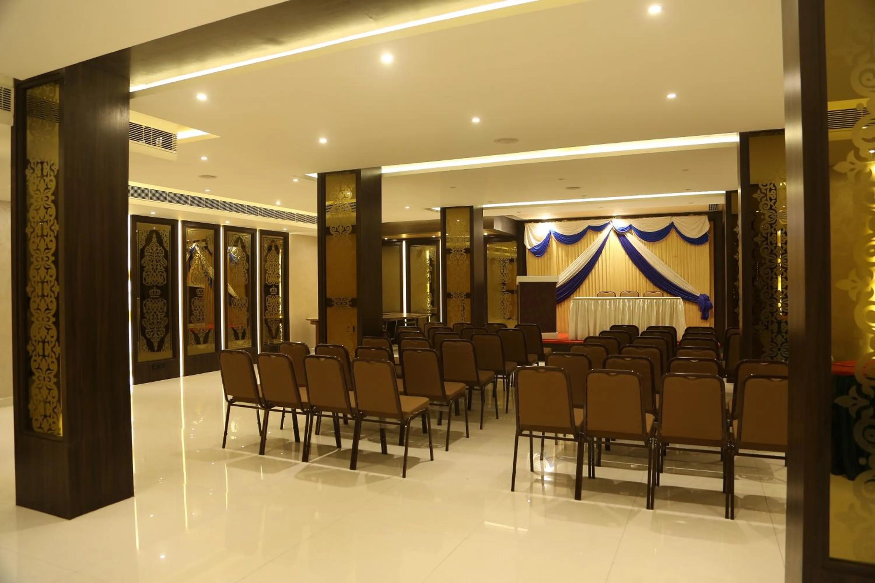 Banquet/Function facilities in Mount Manor