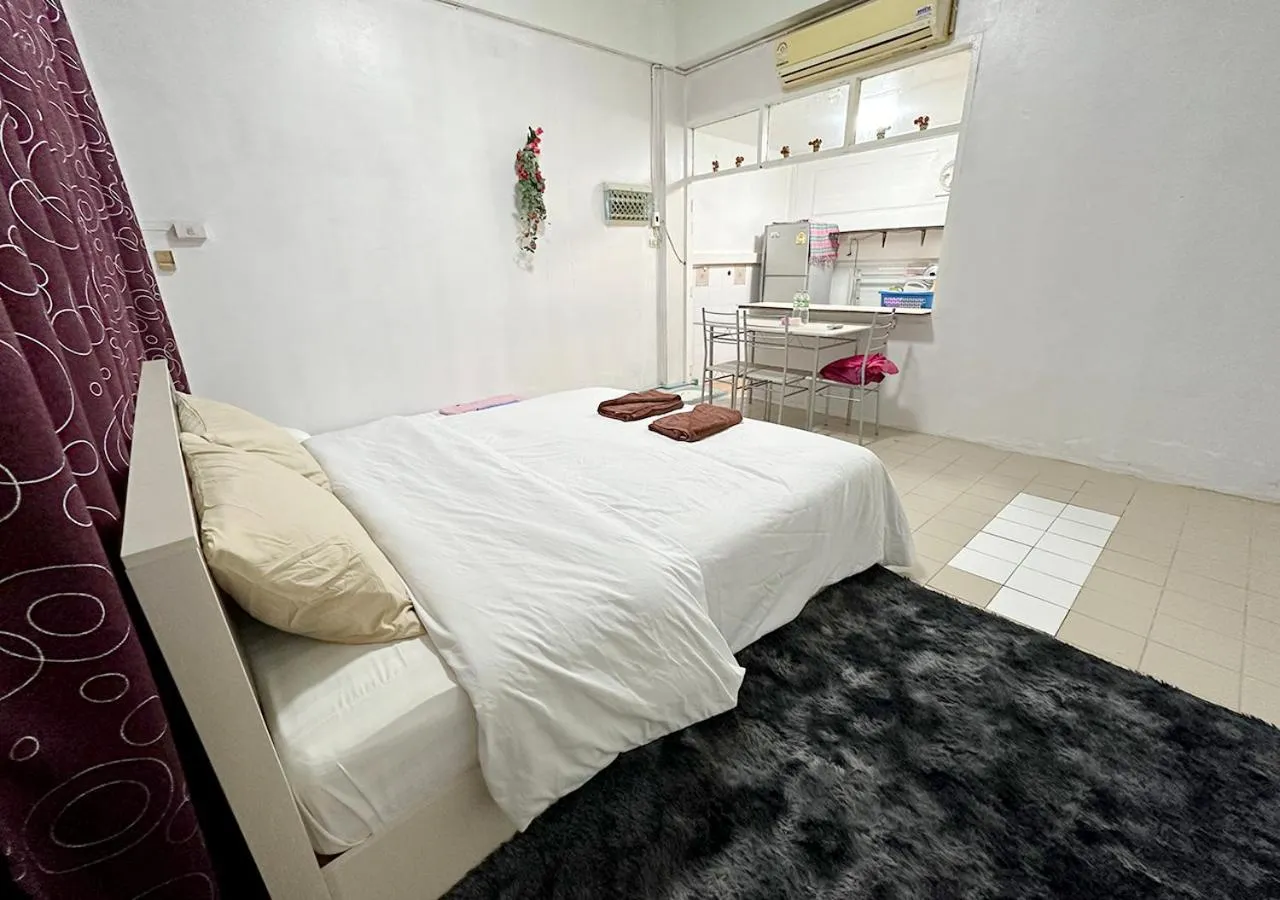 Bed in Sea View Jomtien Guest House