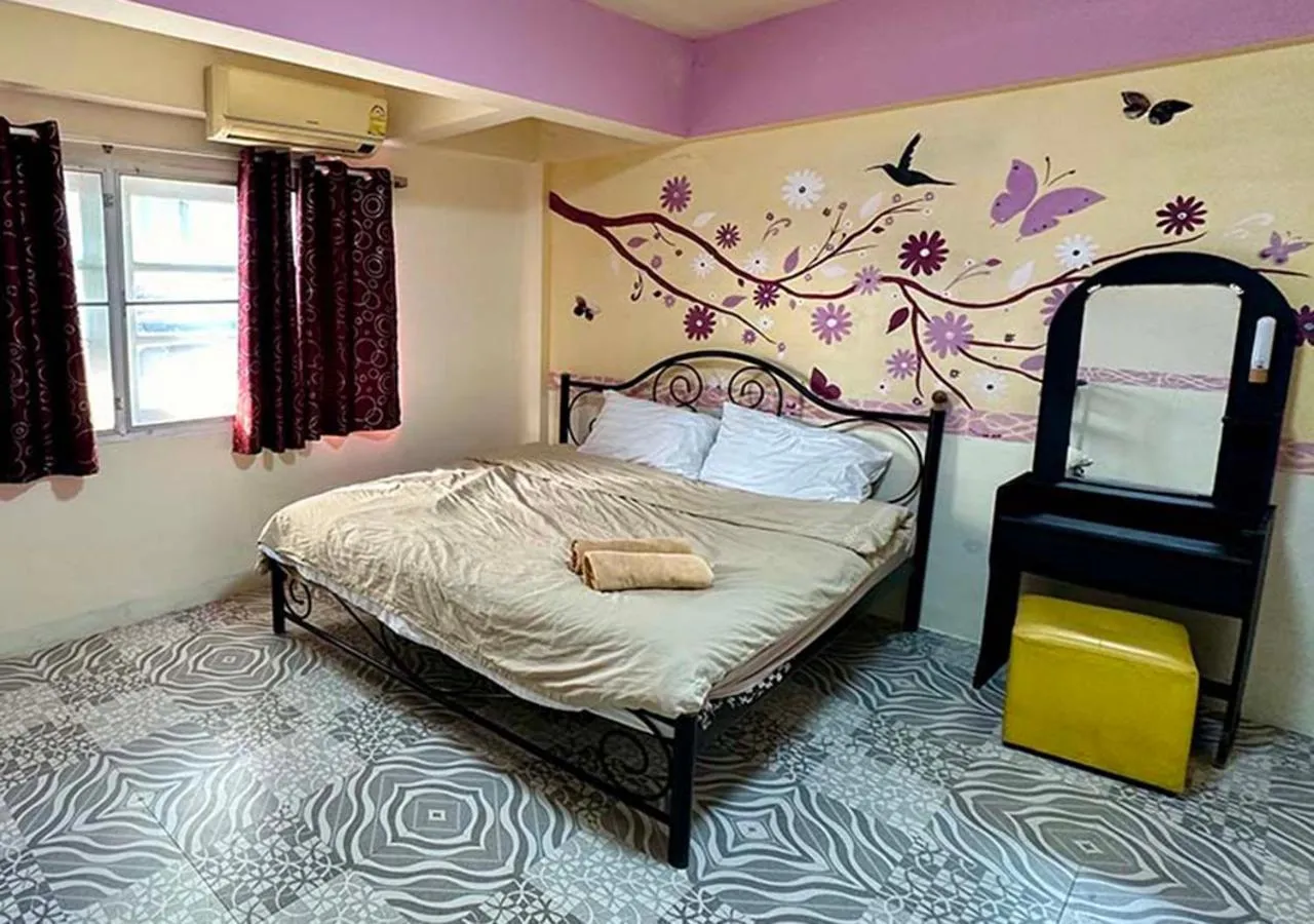 Bed in Sea View Jomtien Guest House