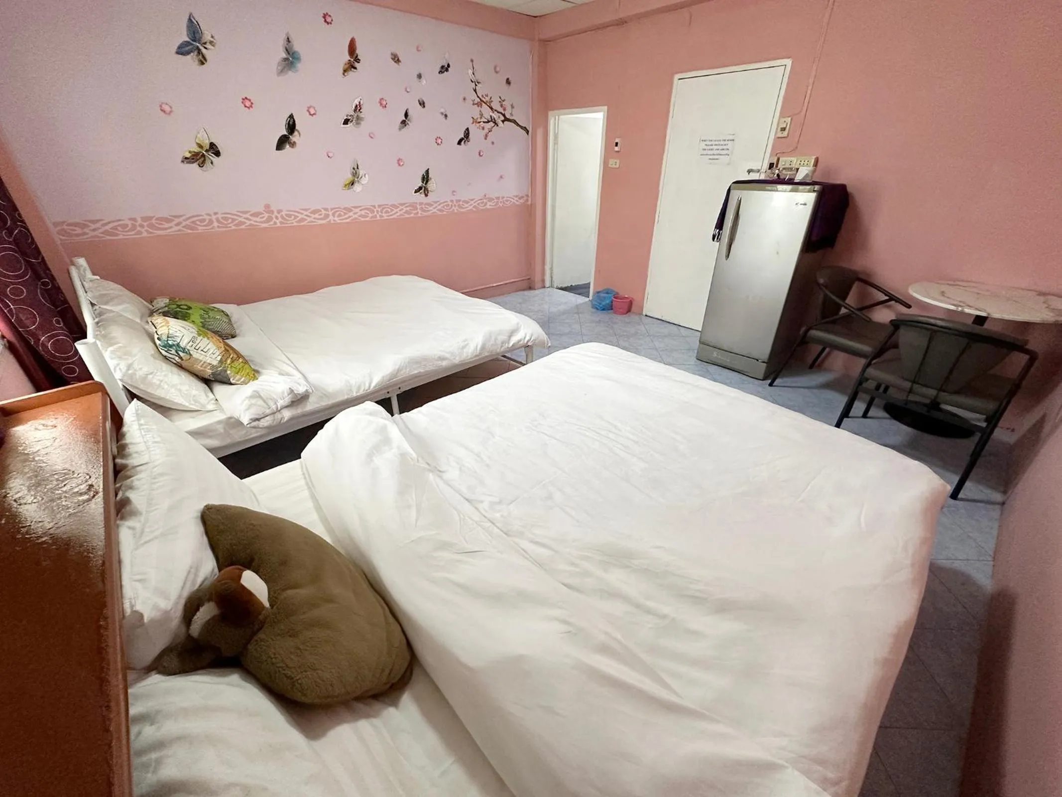 Bedroom, Bed in Sea View Jomtien Guest House